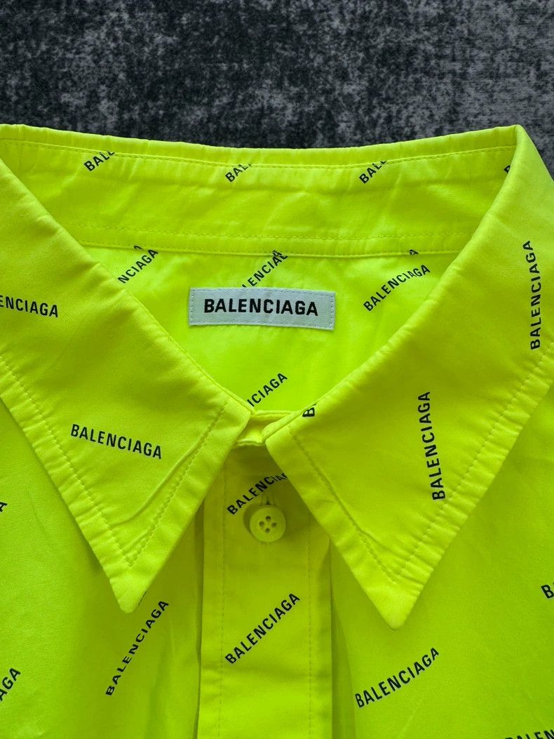 Balenciaga Balenciaga size 34 Fluorescent yellow bullet screen logo si Size US S / EU 44-46 / 1 - 3 Thumbnail