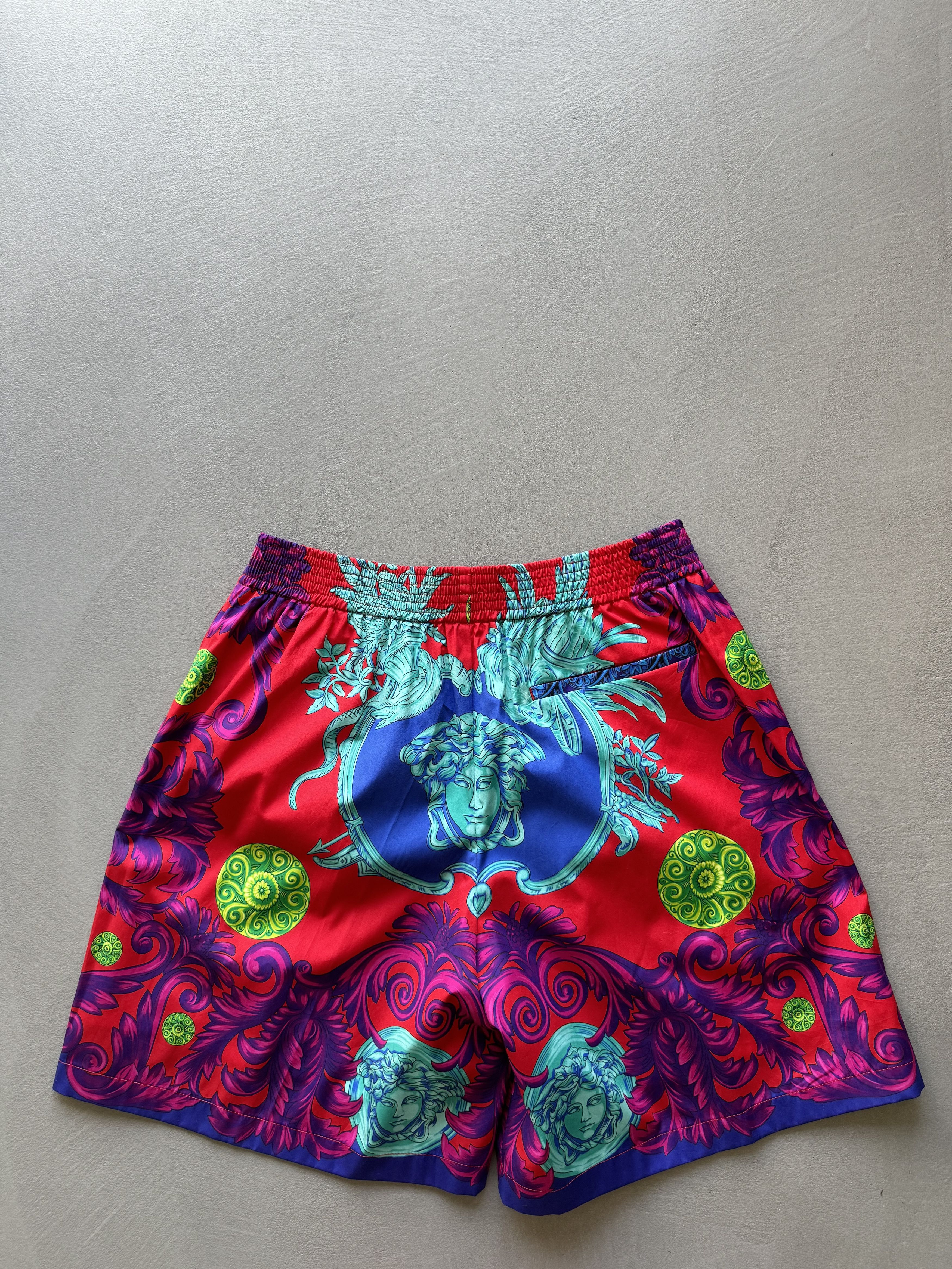 Versace Versace Medusa Trionfo Print Shorts, College Size US 32 / EU 48 - 2 Thumbnail