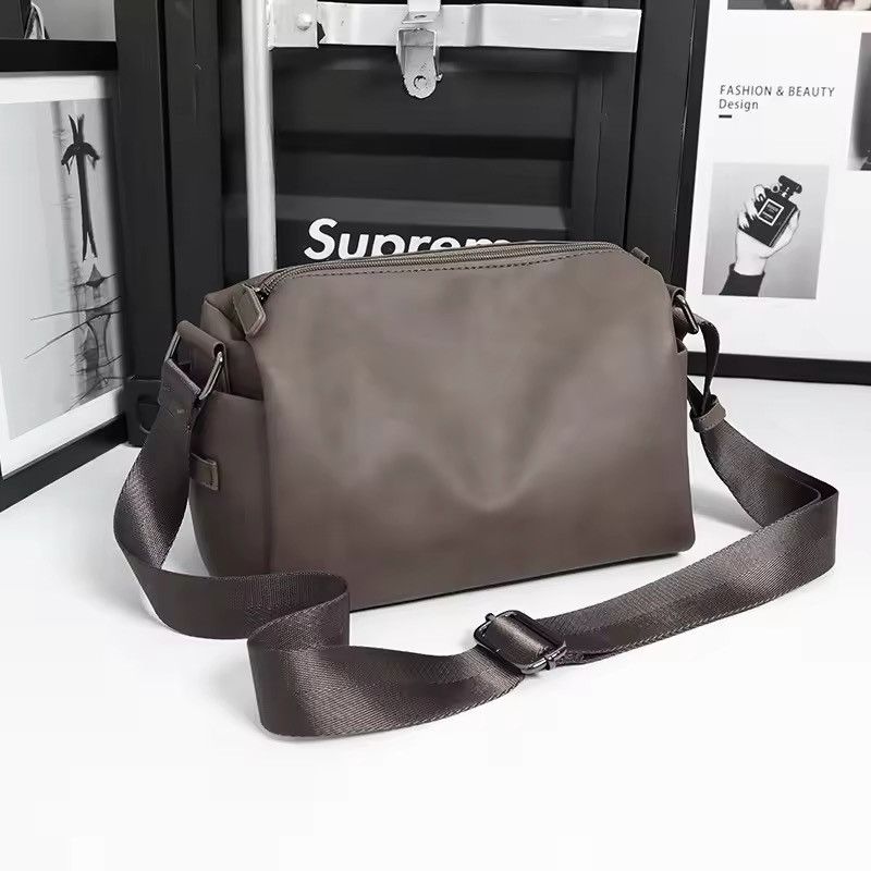 Japanese Brand × Leather Fashion Casual Crossbody Bag Size ONE SIZE - 4 Thumbnail