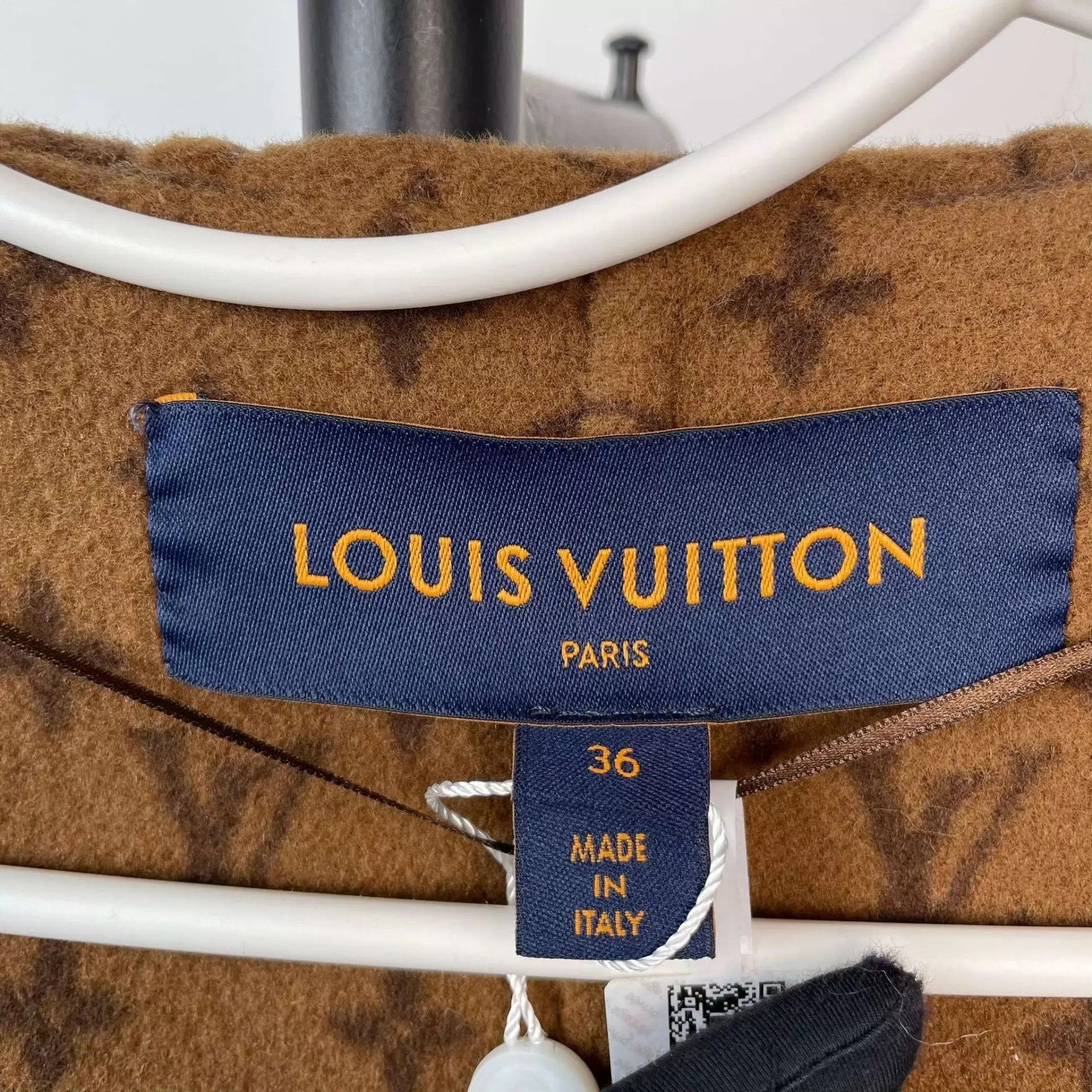 Louis Vuitton LV Monogram wool short robe jacket camel 36 Size XS / US 0-2 / IT 36-38 - 5 Thumbnail