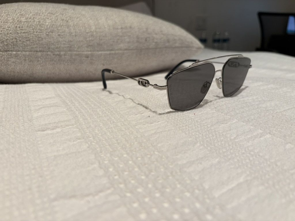 Fendi Fendi O'Lock FE40079U Navigator Sunglasses — Silver/Gray Size ONE SIZE - 3 Thumbnail
