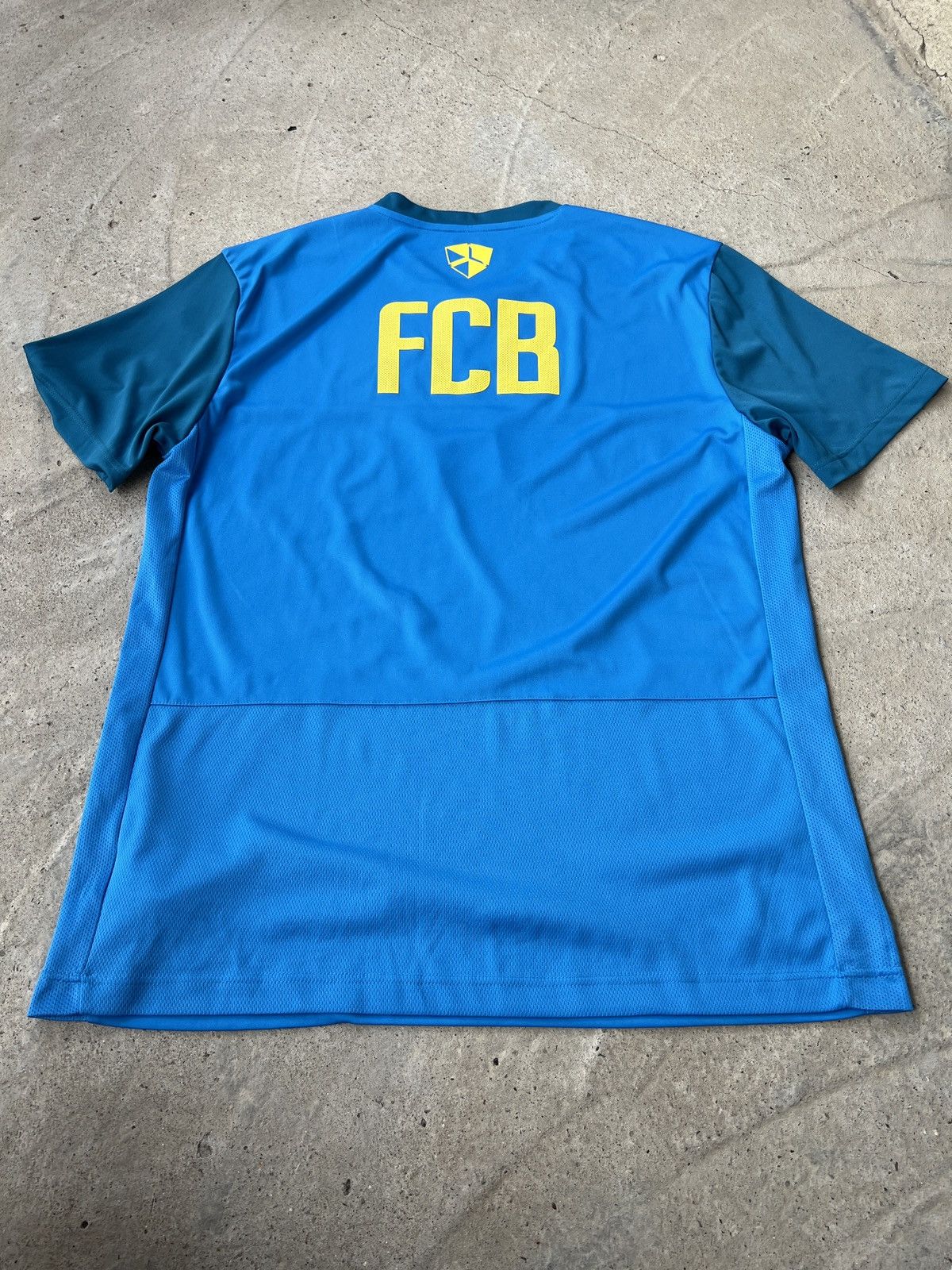Nike Nike FC Barcelona Football Jersey Size US XL / EU 56 / 4 - 5 Thumbnail
