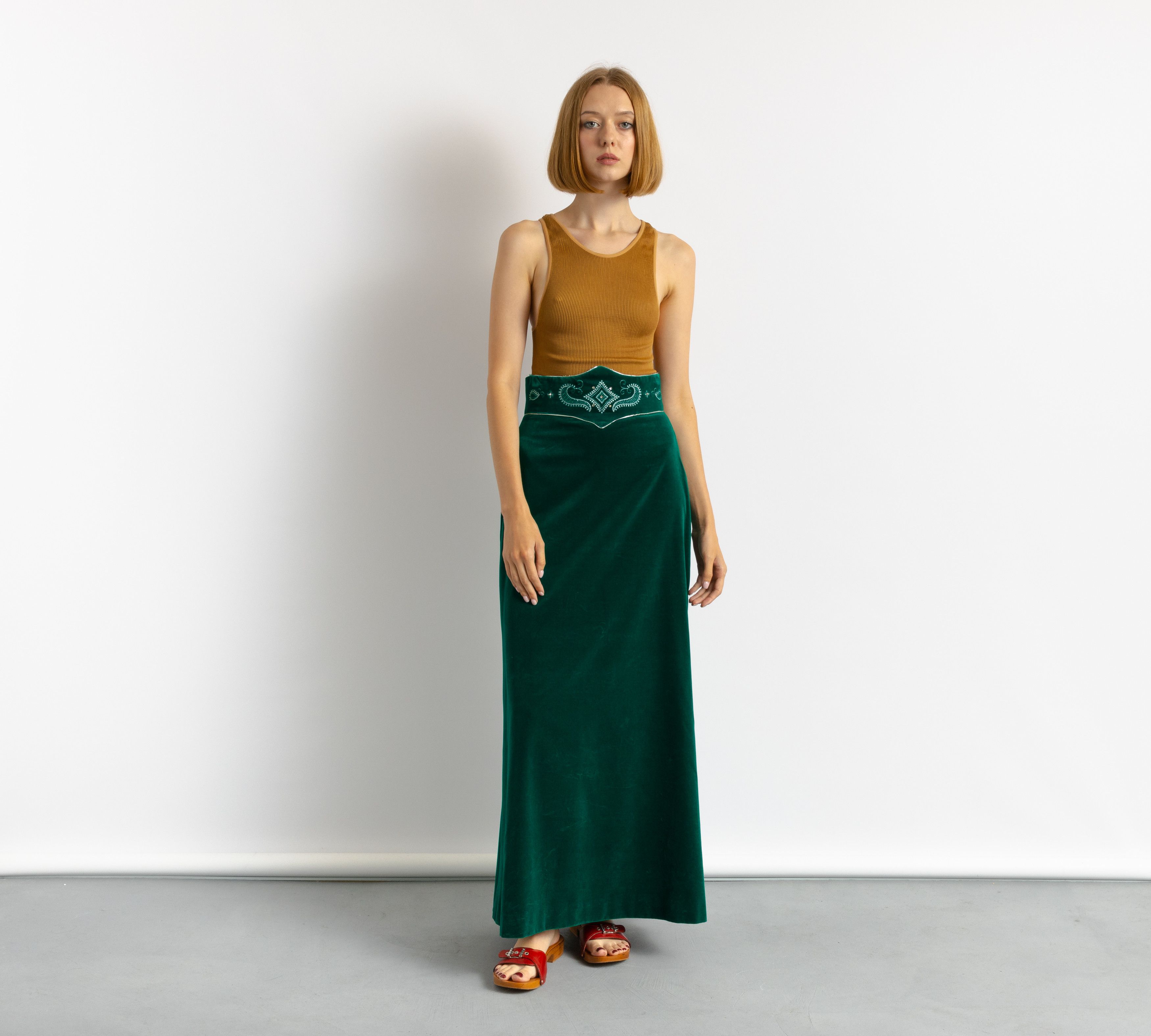 Vintage Vintage Vera Mont Paris deep green maxi skirt 8687 Size 27" / US 4 / IT 40 - 1 Thumbnail