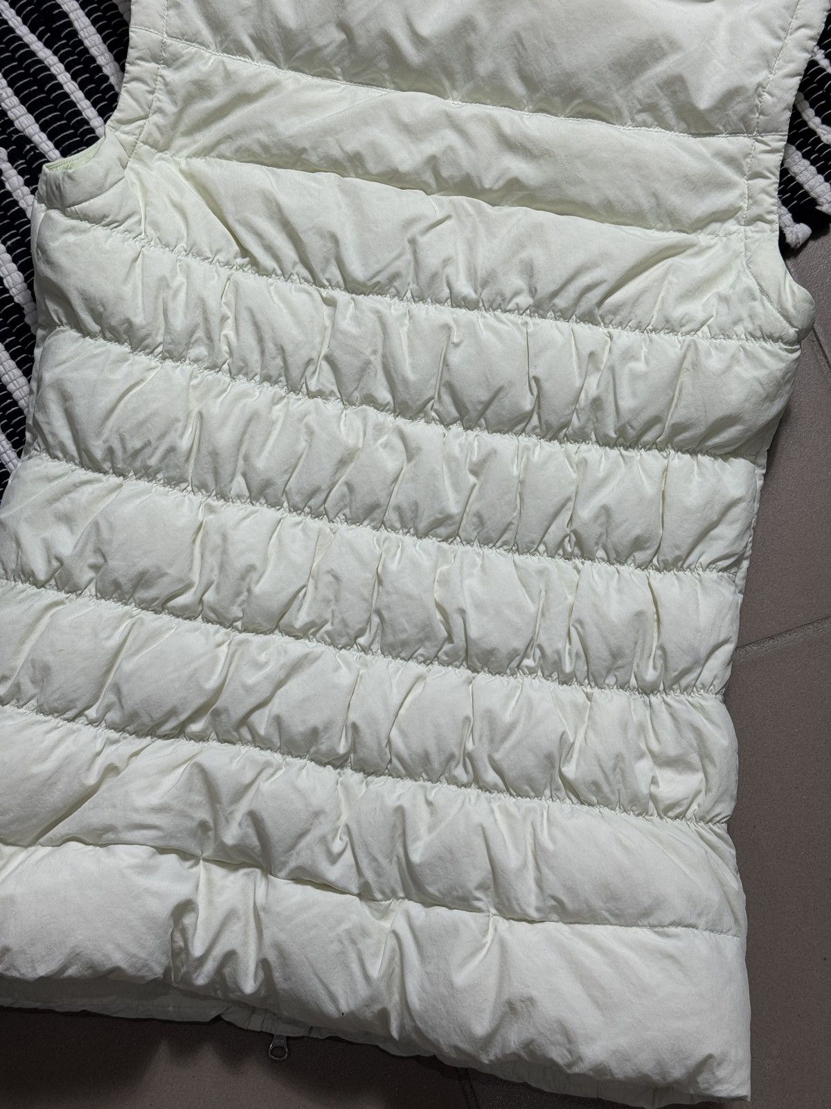 Nike VINTAGE NIKE 2000s WHITE DOWN PUFFER VEST Size XS / US 0-2 / IT 36-38 - 10 Thumbnail