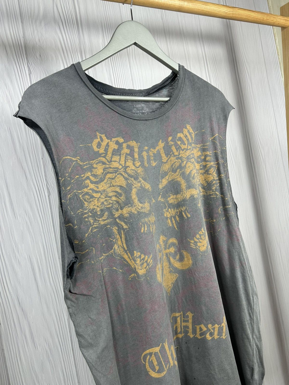 Affliction × Vintage Vintage Y2K Affliction Distressed Torn Sunfaded Tank Top L Size US L / EU 52-54 / 3 - 3 Thumbnail