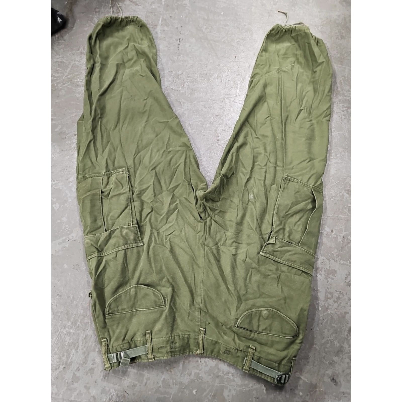 Vintage VINTAGE US Army Army Paratrooper Cargo Pants 33x25 Regular Green Camouflage Military Baggy Streetwear Mens Size US 33 - 7 Thumbnail