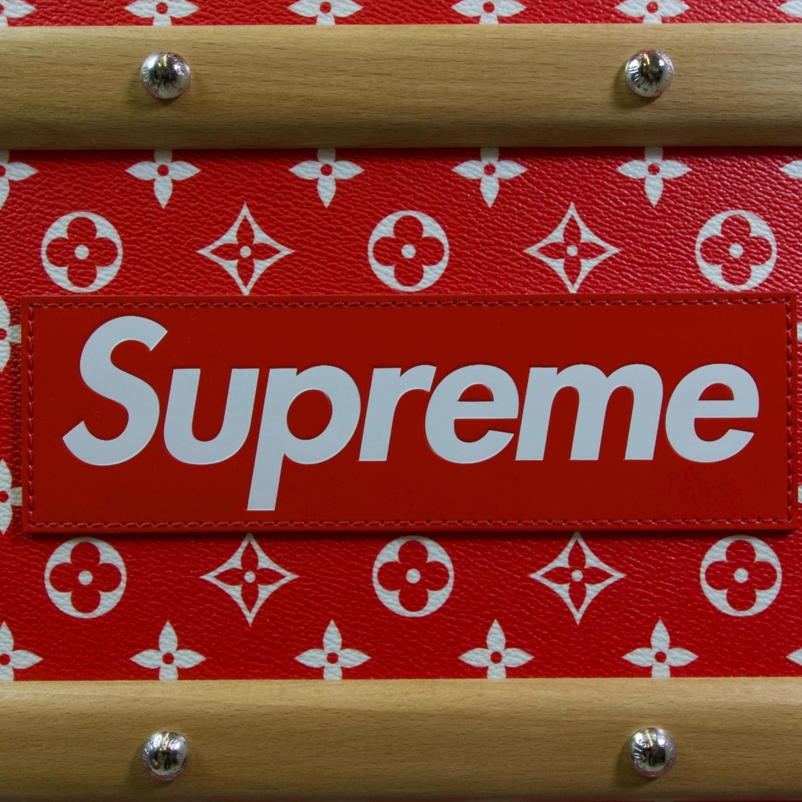 Louis Vuitton Louis Vuitton X Supreme Trunk Size ONE SIZE - 3 Thumbnail
