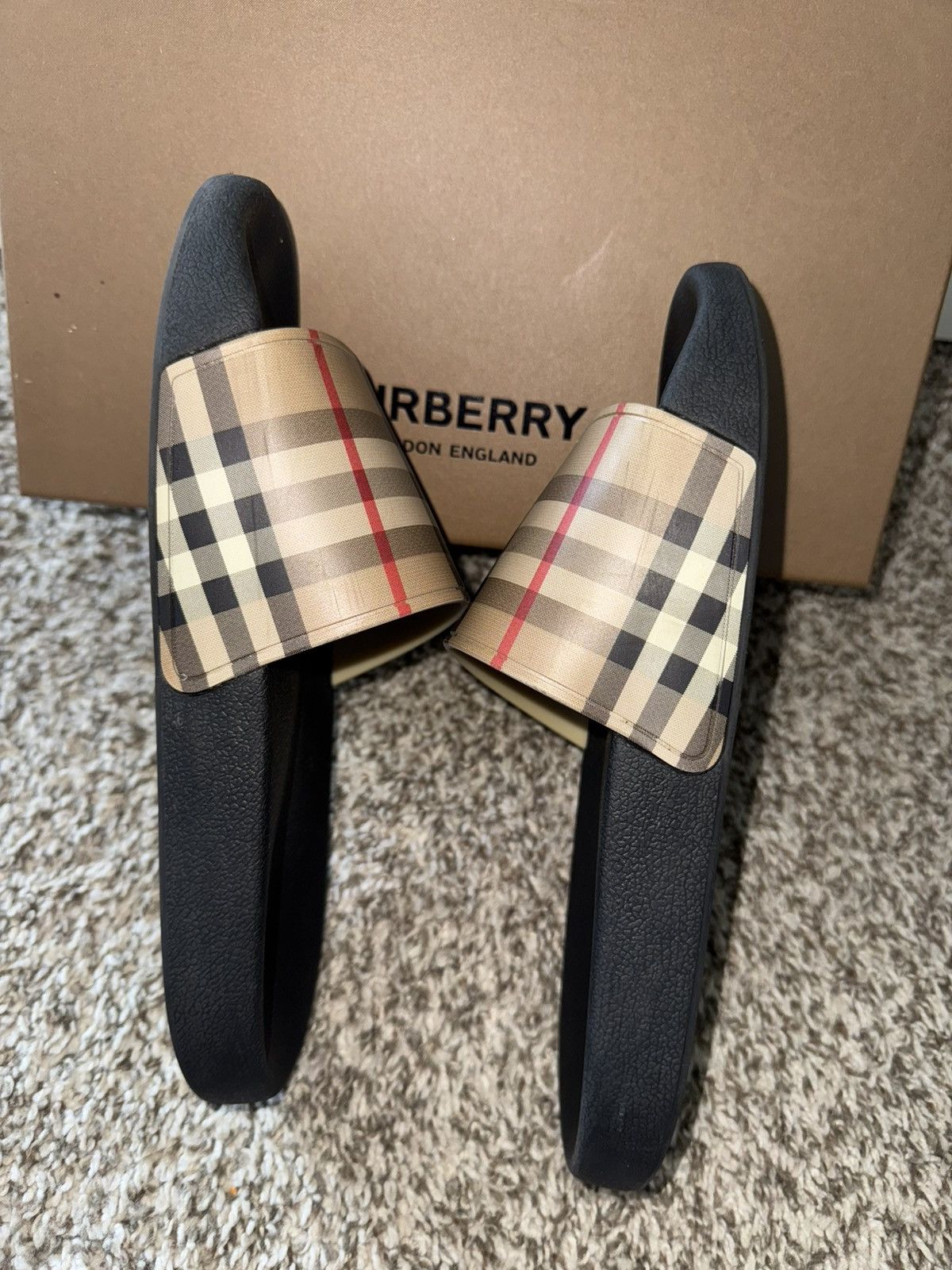 Burberry Burberry Flip Flops Size US 8 / IT 38 - 3 Thumbnail