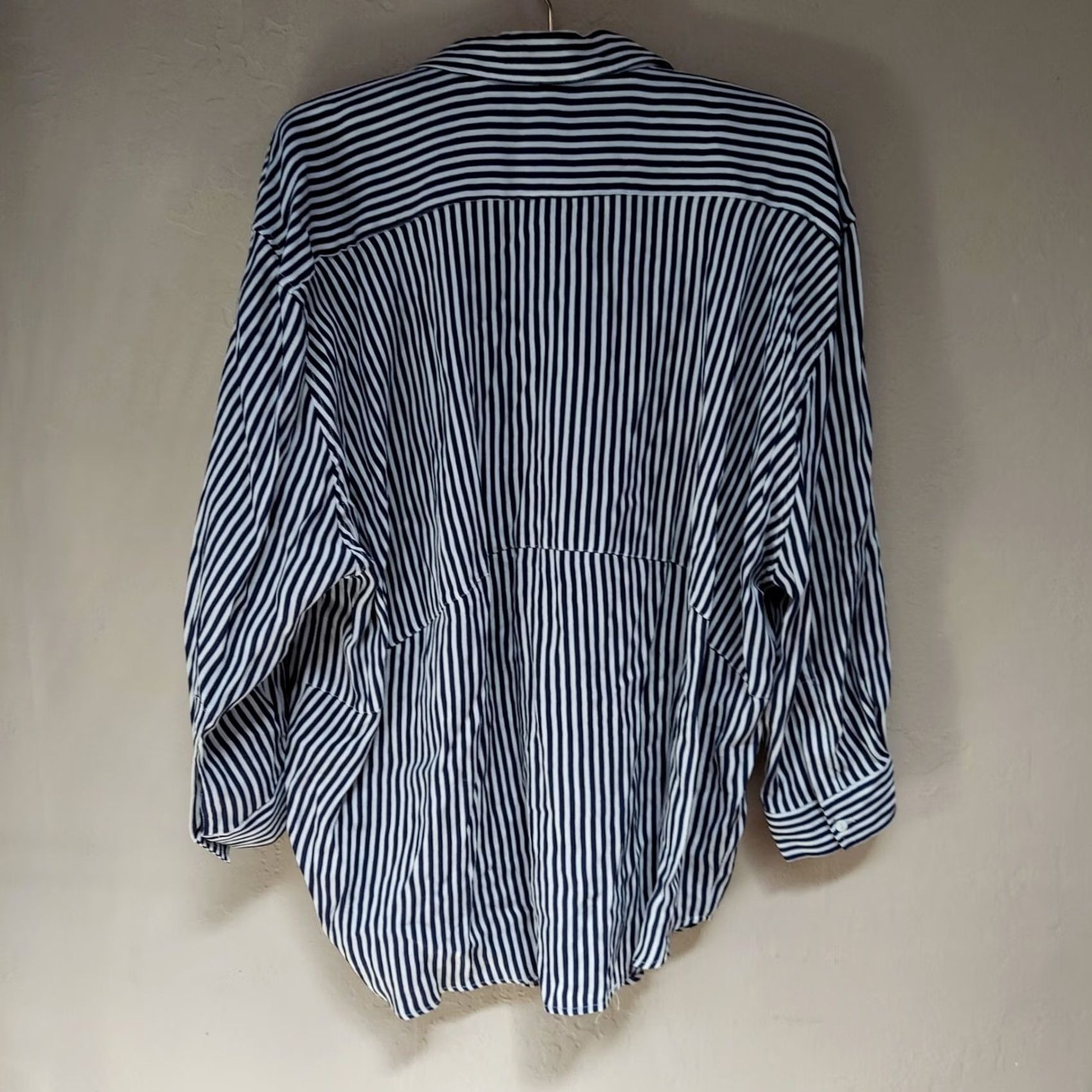 Zara Zara Woman Long Sleeve Button-Down Collared Top Size 5 Blue White Striped Size S / US 4 / IT 40 - 2 Thumbnail
