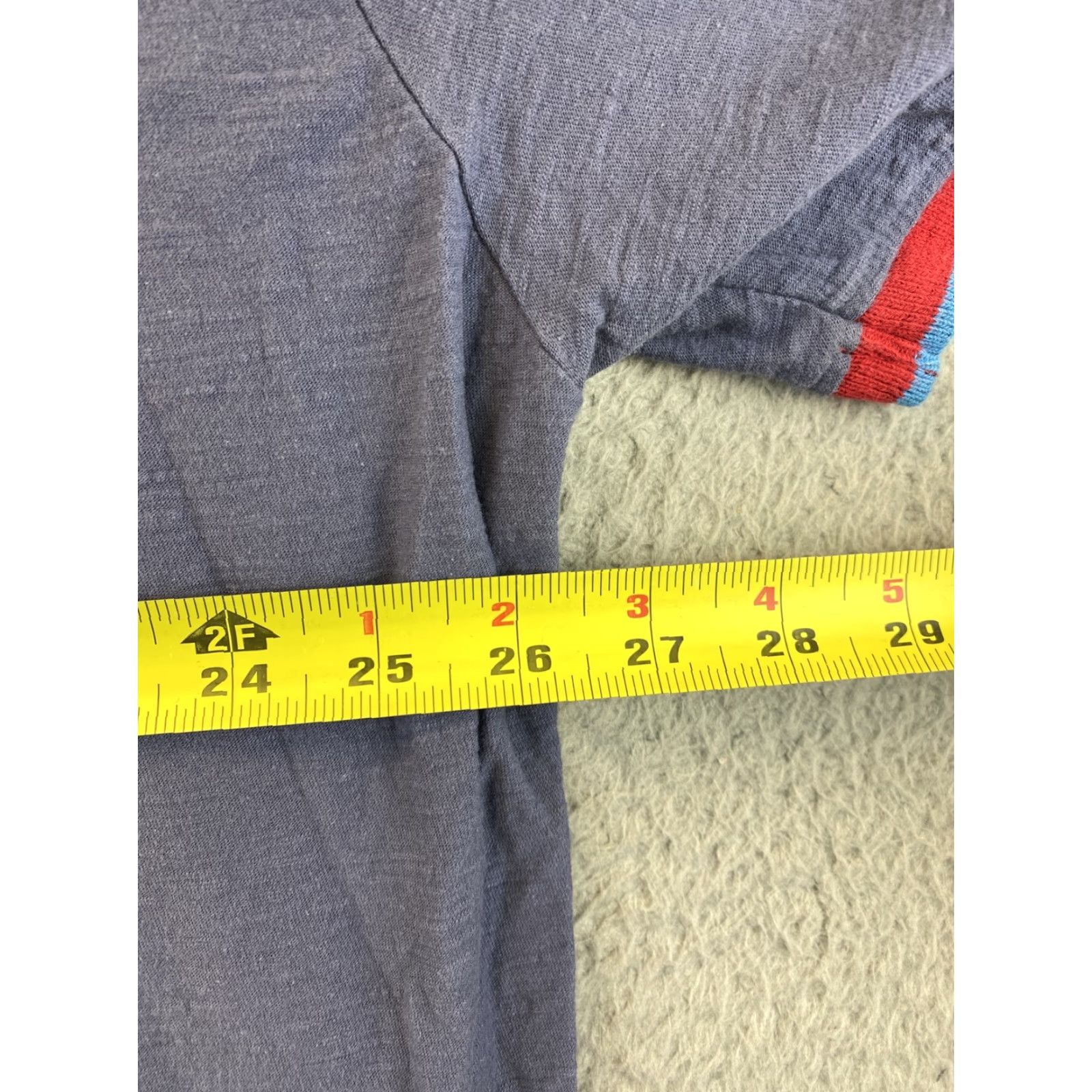 English Laundry Lions Crest Shirt Mens Adult L Gray Red Logo Jersey Short Sleeve Casual /91-55 - English Laundry T-Shirt Men’s Regular Fit All Seasons Logo Tee Size US XXL / EU 58 / 5 - 7 Thumbnail
