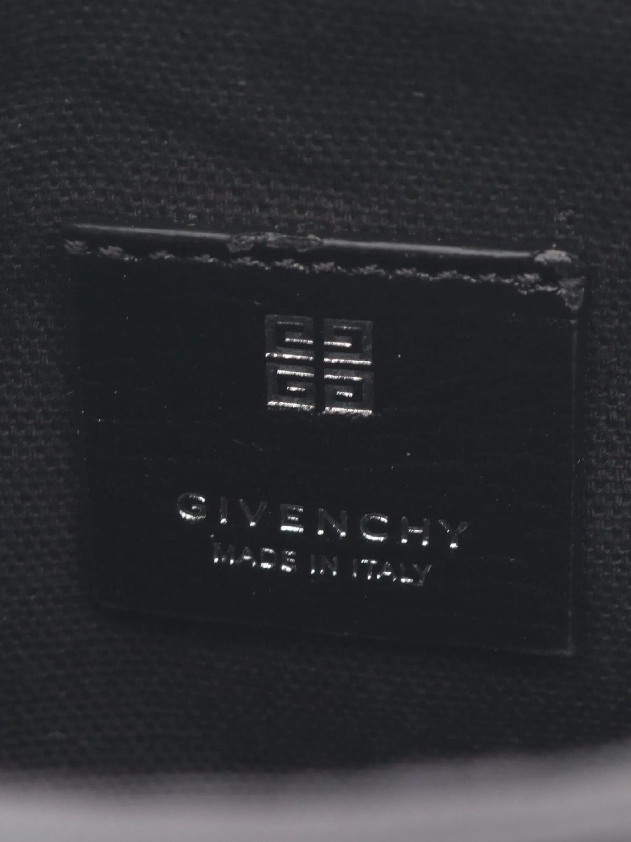 Givenchy os11x1225 Size: OS / Nano Voyo Shoulder Bag in Black Size ONE SIZE - 4 Thumbnail