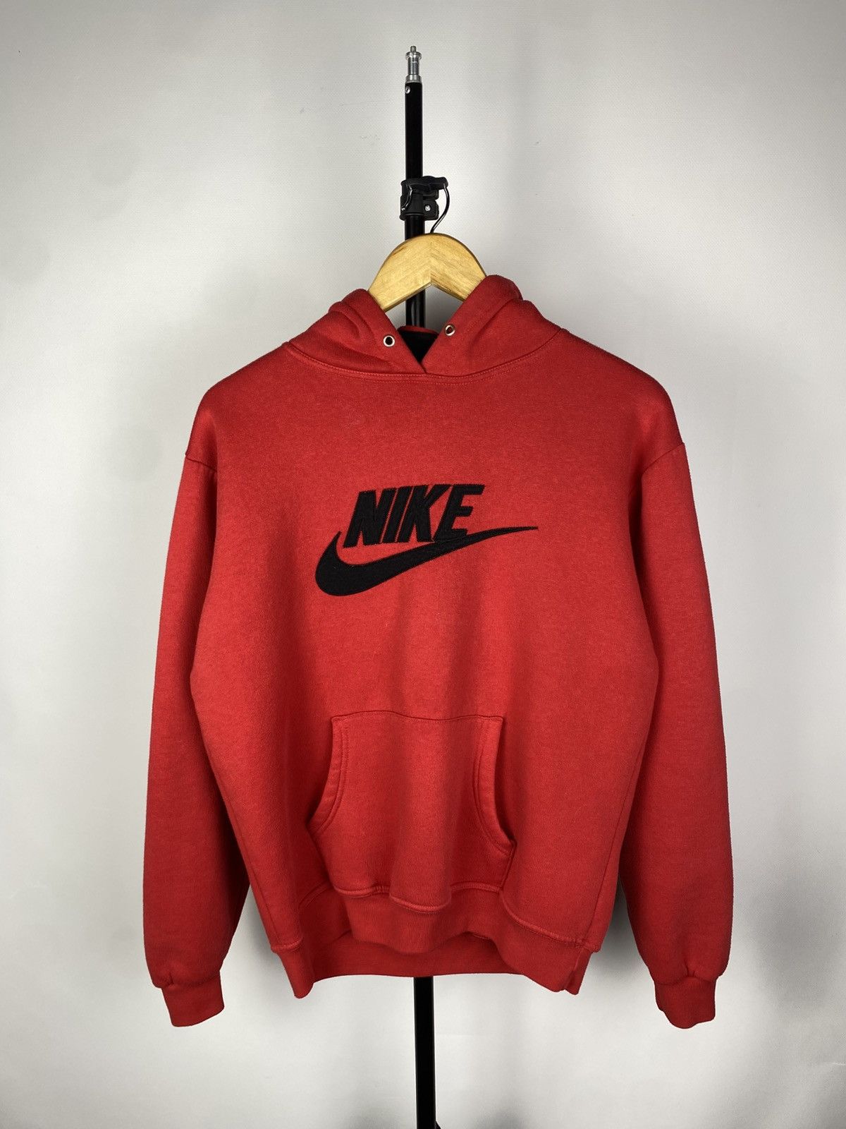 Nike × Vintage Vintage 90s Nike Faded Red y2k baggy sk8 hoodie Size US S / EU 44-46 / 1 - 1 Thumbnail
