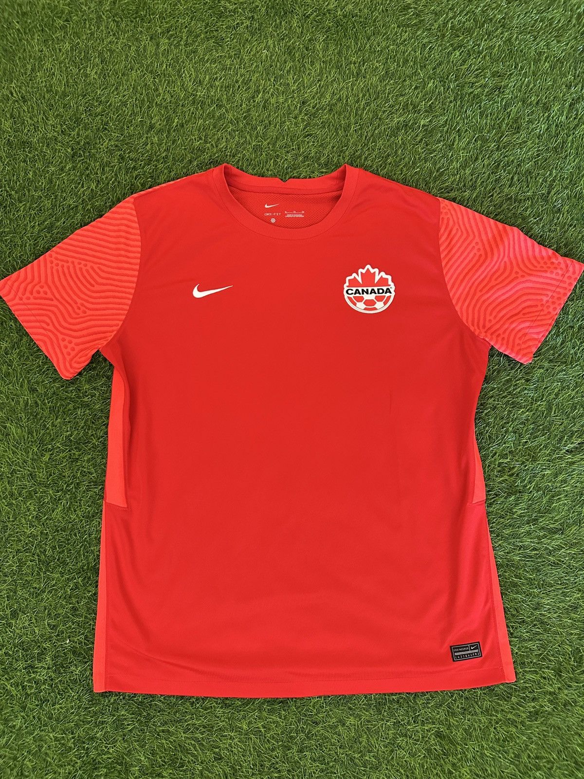 Nike Nike team canada national team soccer jersey size XL Size US XL / EU 56 / 4 - 1 Thumbnail