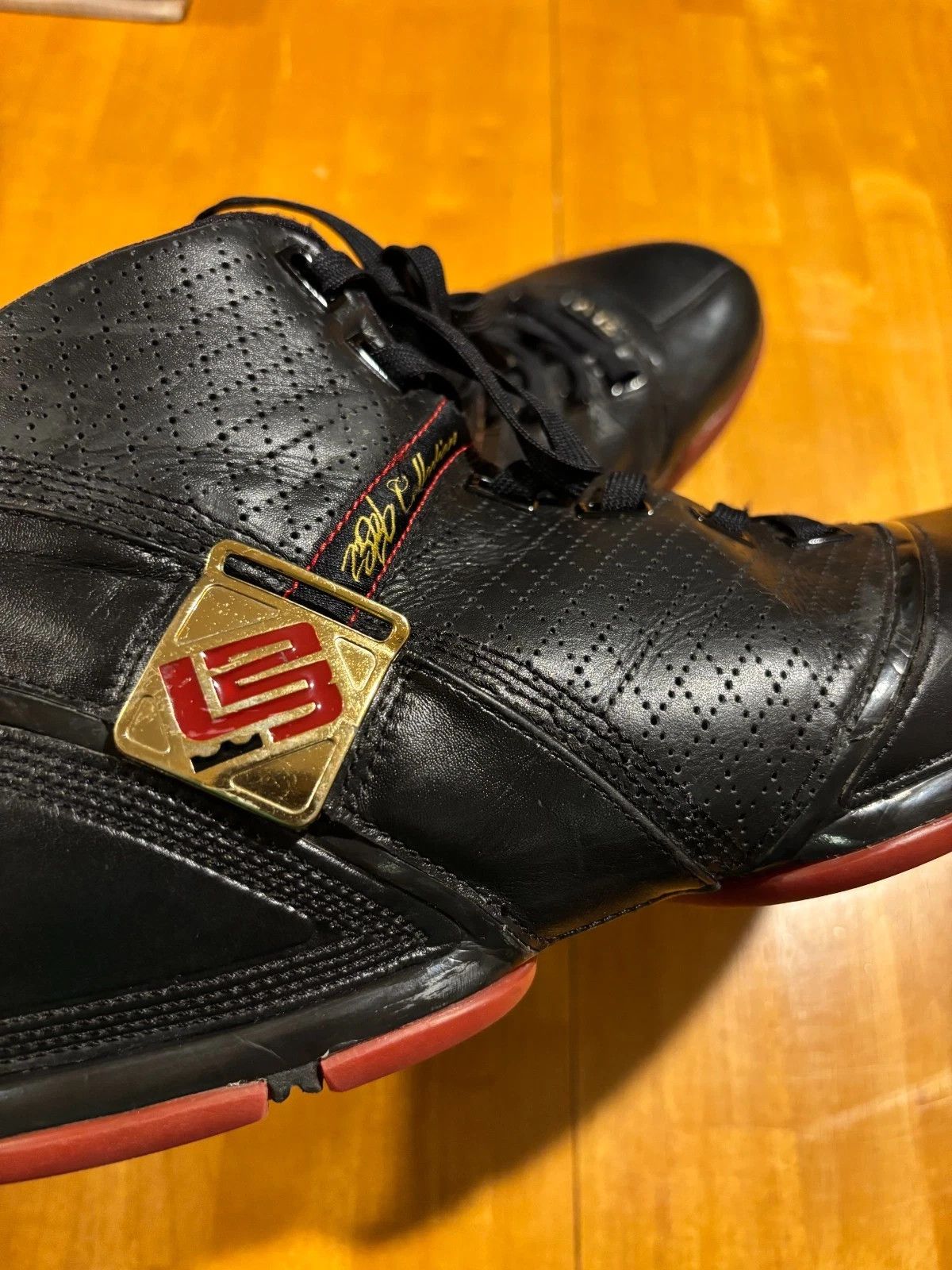 Nike 2007 LeBron 5 Black Crimson Metallic Gold Size US 12 / EU 45 - 19 Thumbnail