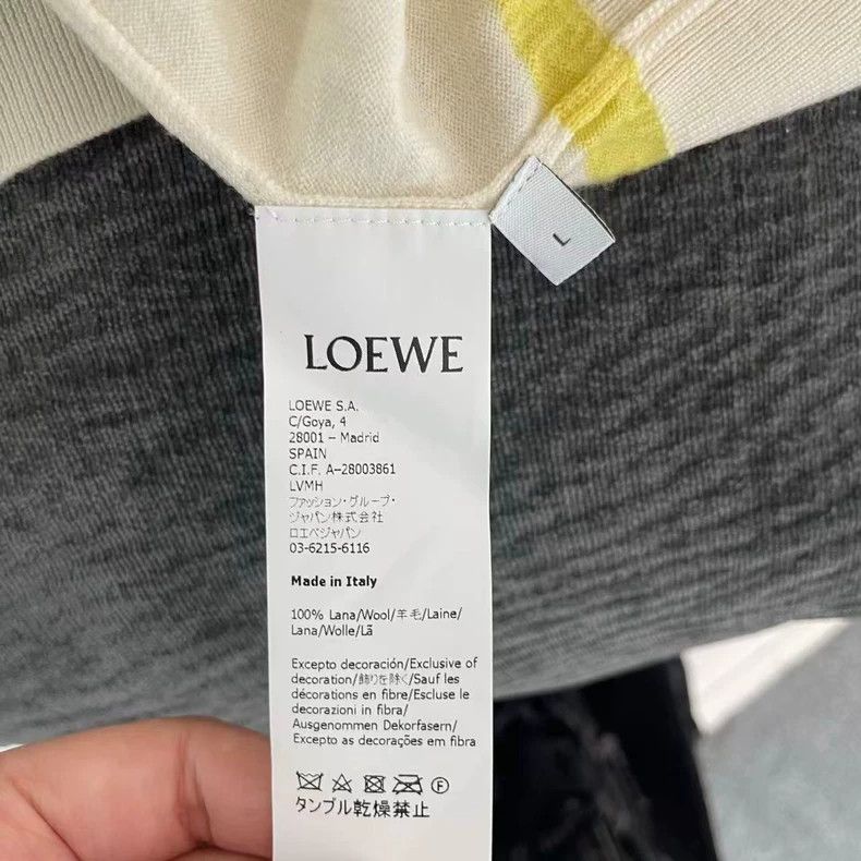 Loewe LOEWE Off-white short-sleeved sweater with clover embroide Size L / US 10 / IT 46 - 3 Thumbnail