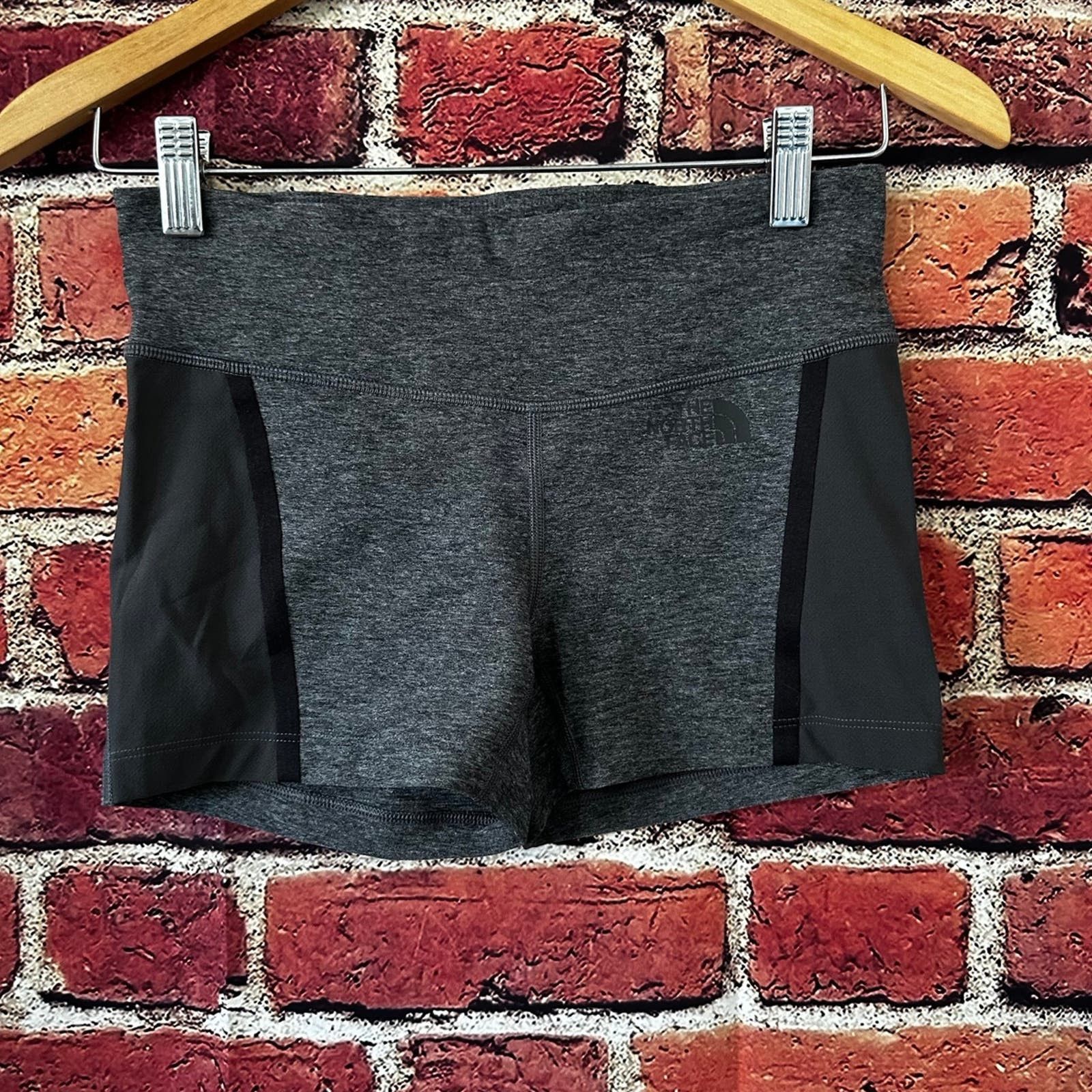 The North Face Woman’s the north face athletic shorts Size 27" / US 4 / IT 40 - 1 Thumbnail