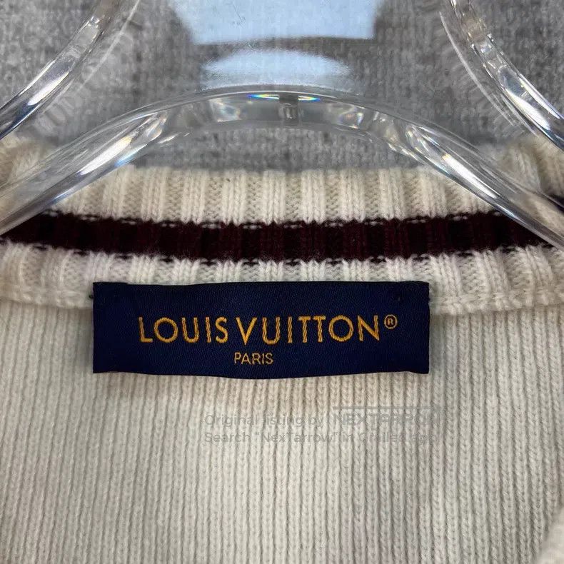 Louis Vuitton Louis Vuitton Embroidered logo letters on chest Crest Knit Size US S / EU 44-46 / 1 - 4 Thumbnail