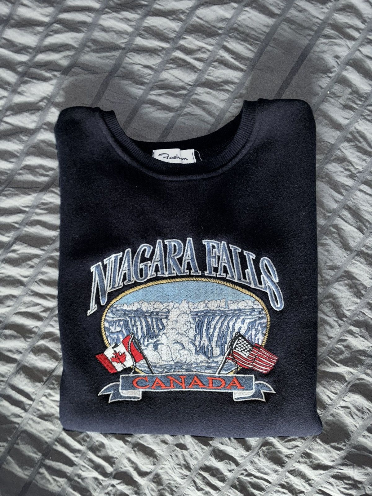 Vintage Vintage Niagara Falls Graphic Crewneck - Navy Size M / US 6-8 / IT 42-44 - 1 Thumbnail