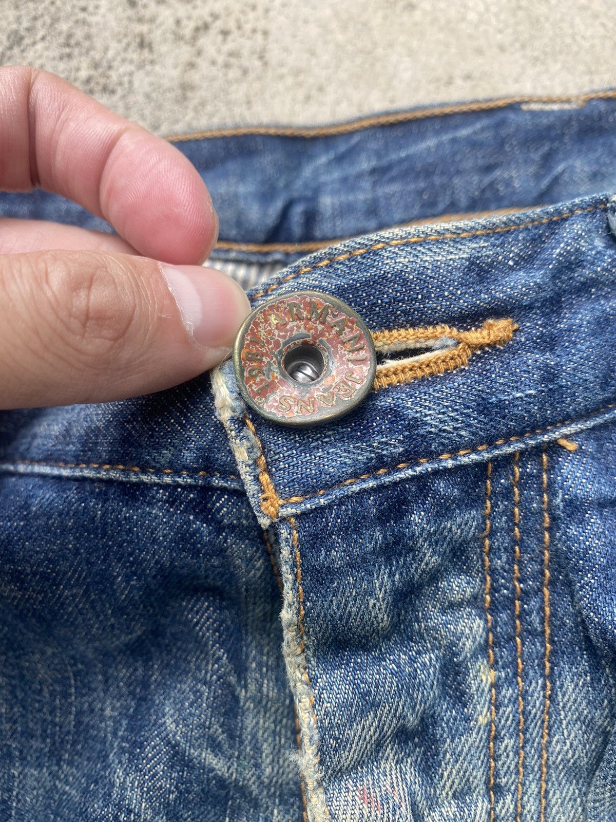 Armani × Armani Exchange × Le Grande Bleu (L.G.B.) Armani Jeans Painted Faded Loose Denim Jeans Size US 33 - 6 Thumbnail