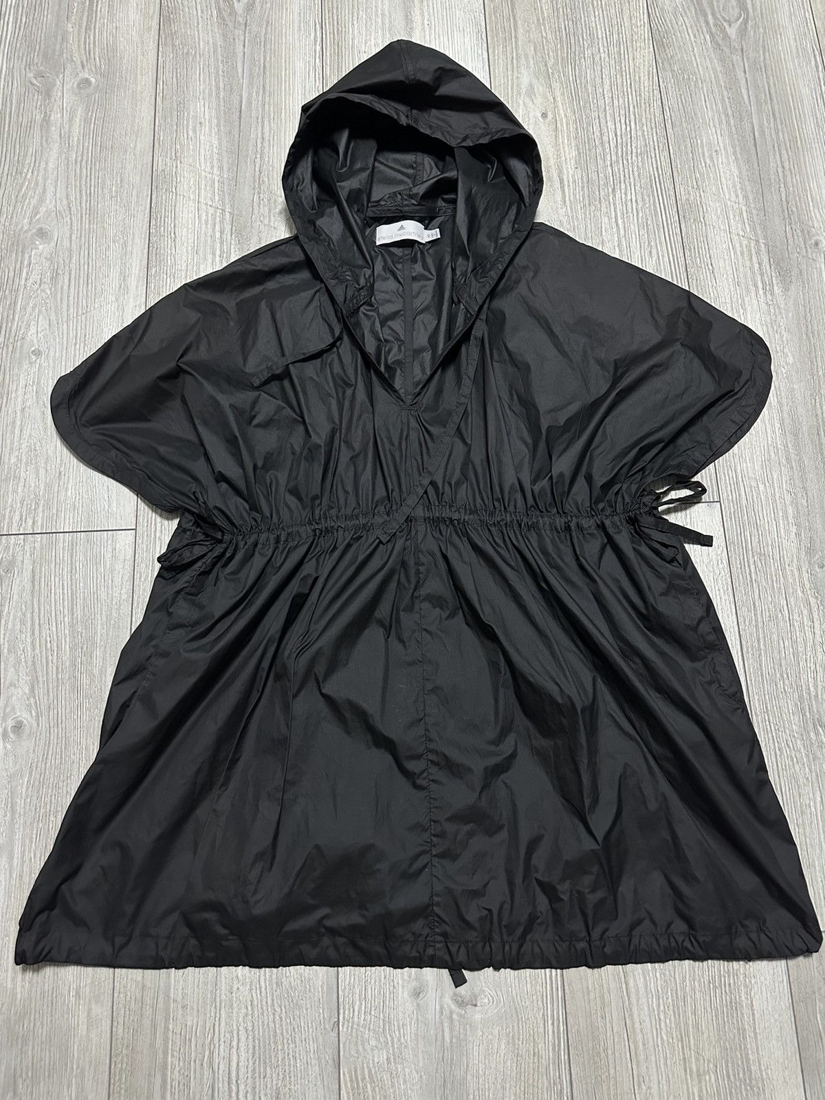Stella McCartney Vintage Adidas Stella McCartney Short Sleeve Windbreaker Size XS / US 0-2 / IT 36-38 - 1 Thumbnail