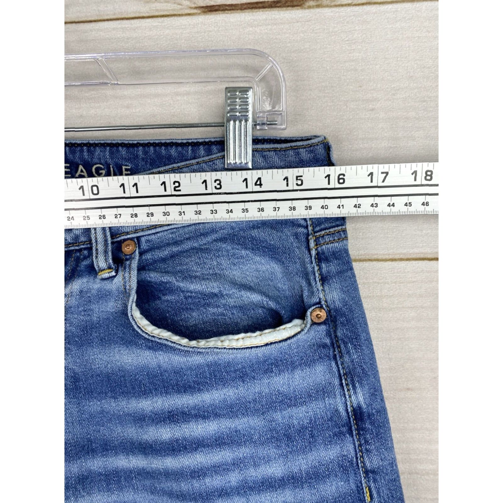 American Eagle Outfitters VINTAGE American Eagle Athletic Fit Jeans Mens 31x32 Stretch Denim Whiskering Distressed Size US 28 / EU 44 - 4 Thumbnail