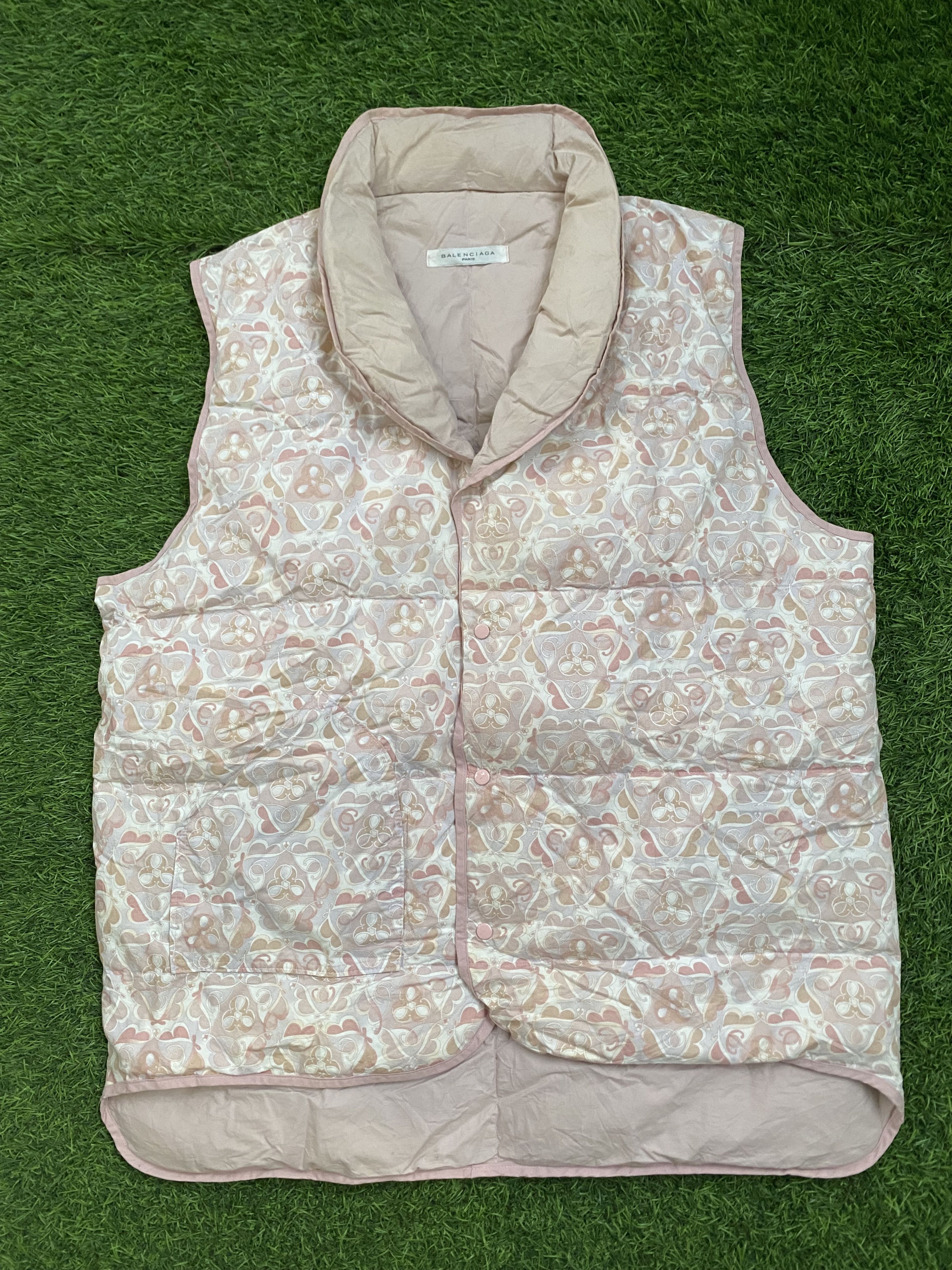 Balenciaga Vintage balenciaga Puffer Vest BB Buterfly Print Size US L / EU 52-54 / 3 - 1 Thumbnail