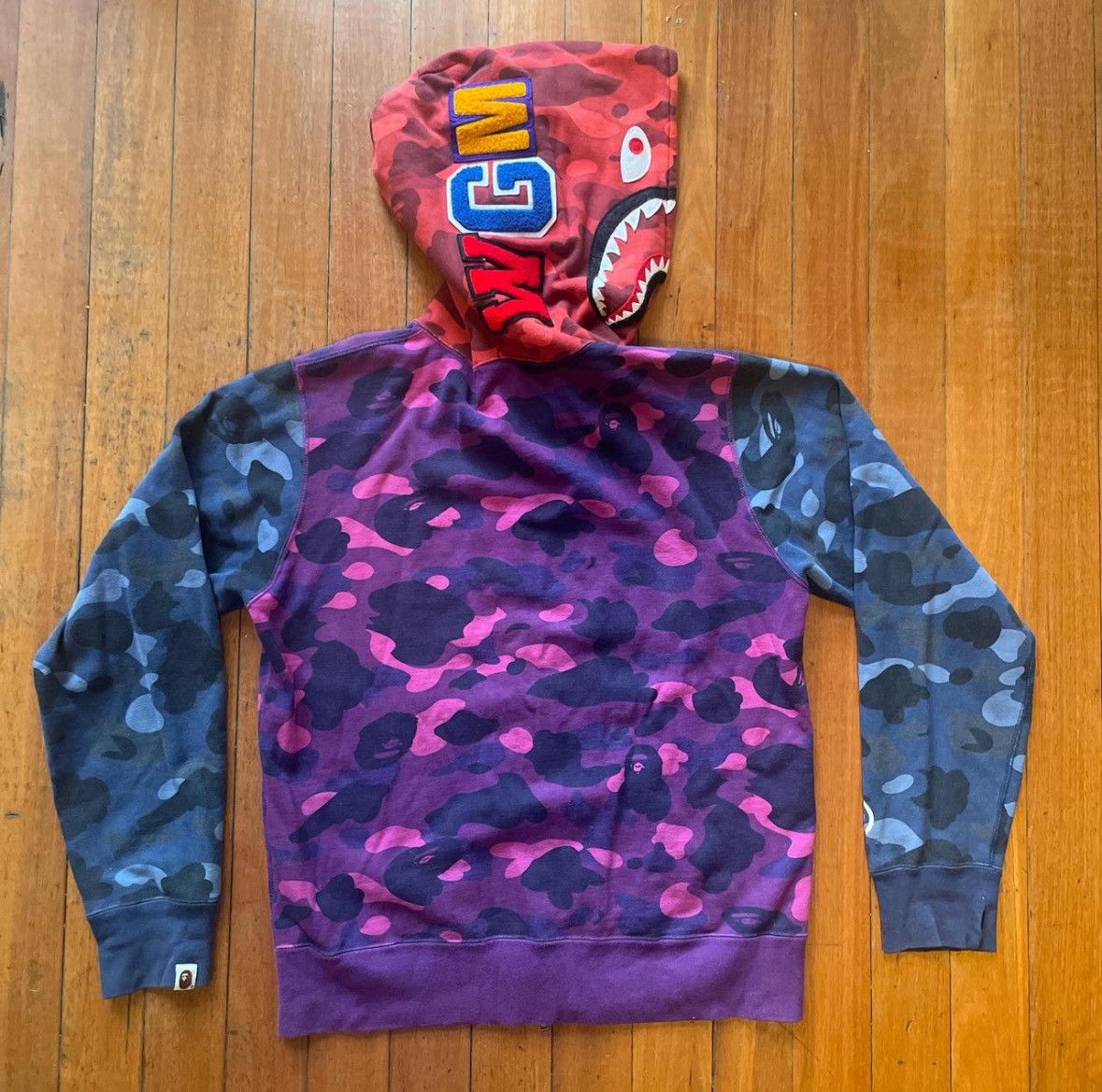 Bape A Bathing Ape Shark Camo Hoodie Size US L / EU 52-54 / 3 - 2 Thumbnail