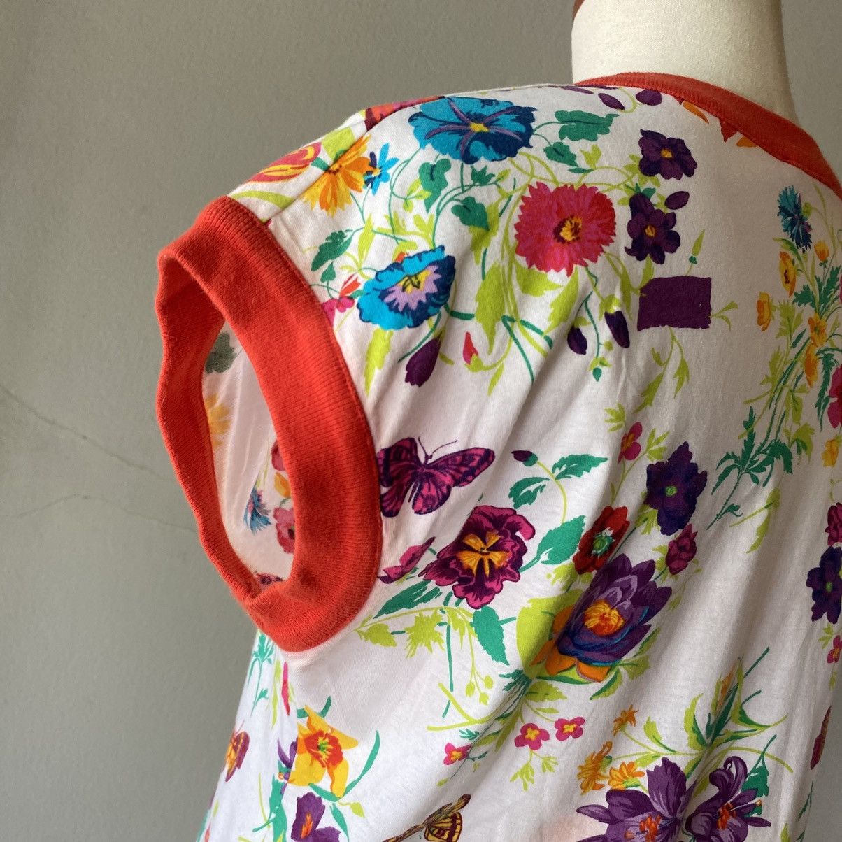 Gucci GUCCI Floral Tee with Red Trim & Bow Size M / US 6-8 / IT 42-44 - 4 Thumbnail