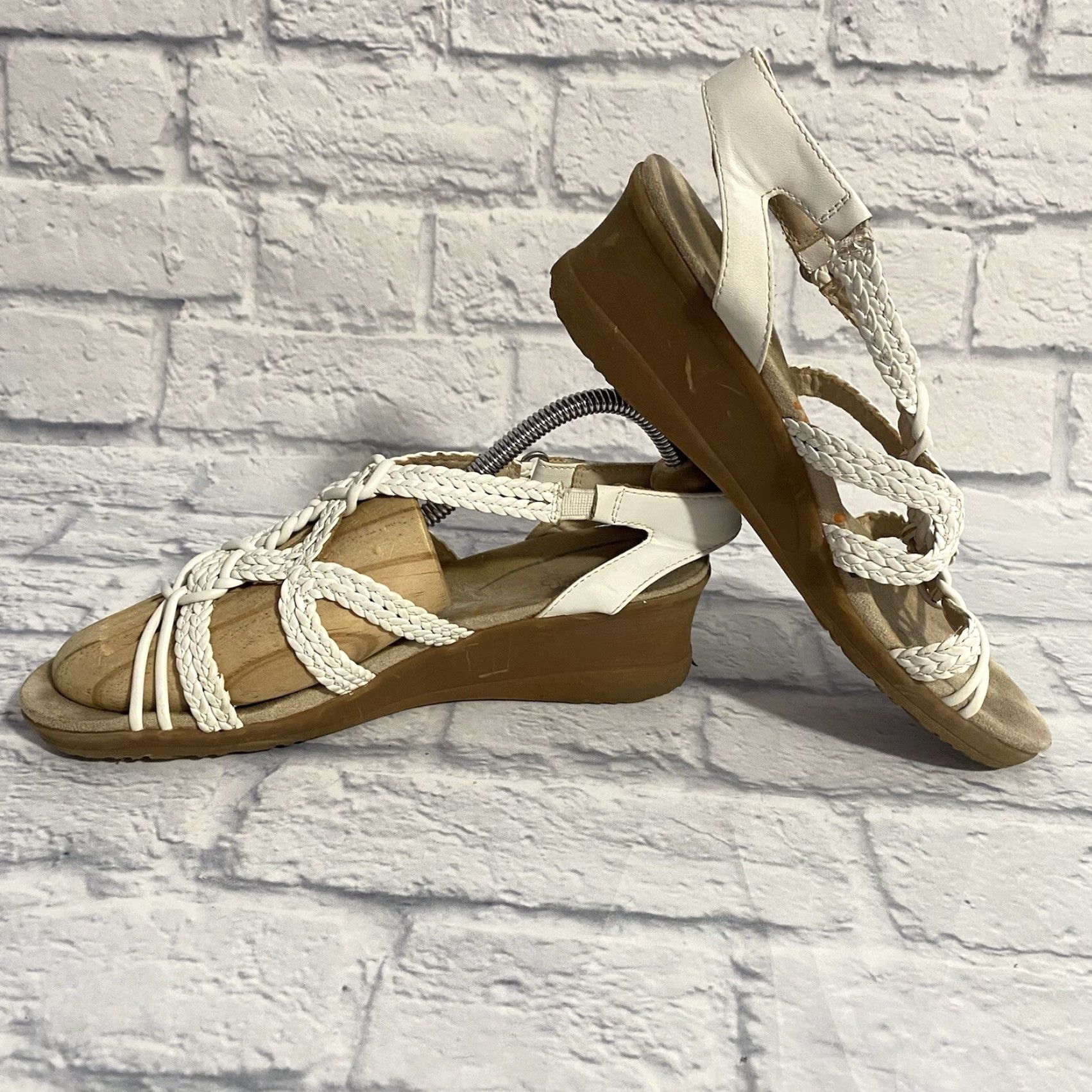 Vintage BareTraps Takara White Tan Braided T-Strap Wedge Sandals 8.5 M Buckle Heel Strap Platforms & Wedges Womens Sandal Size US 6 / IT 36 - 7 Thumbnail