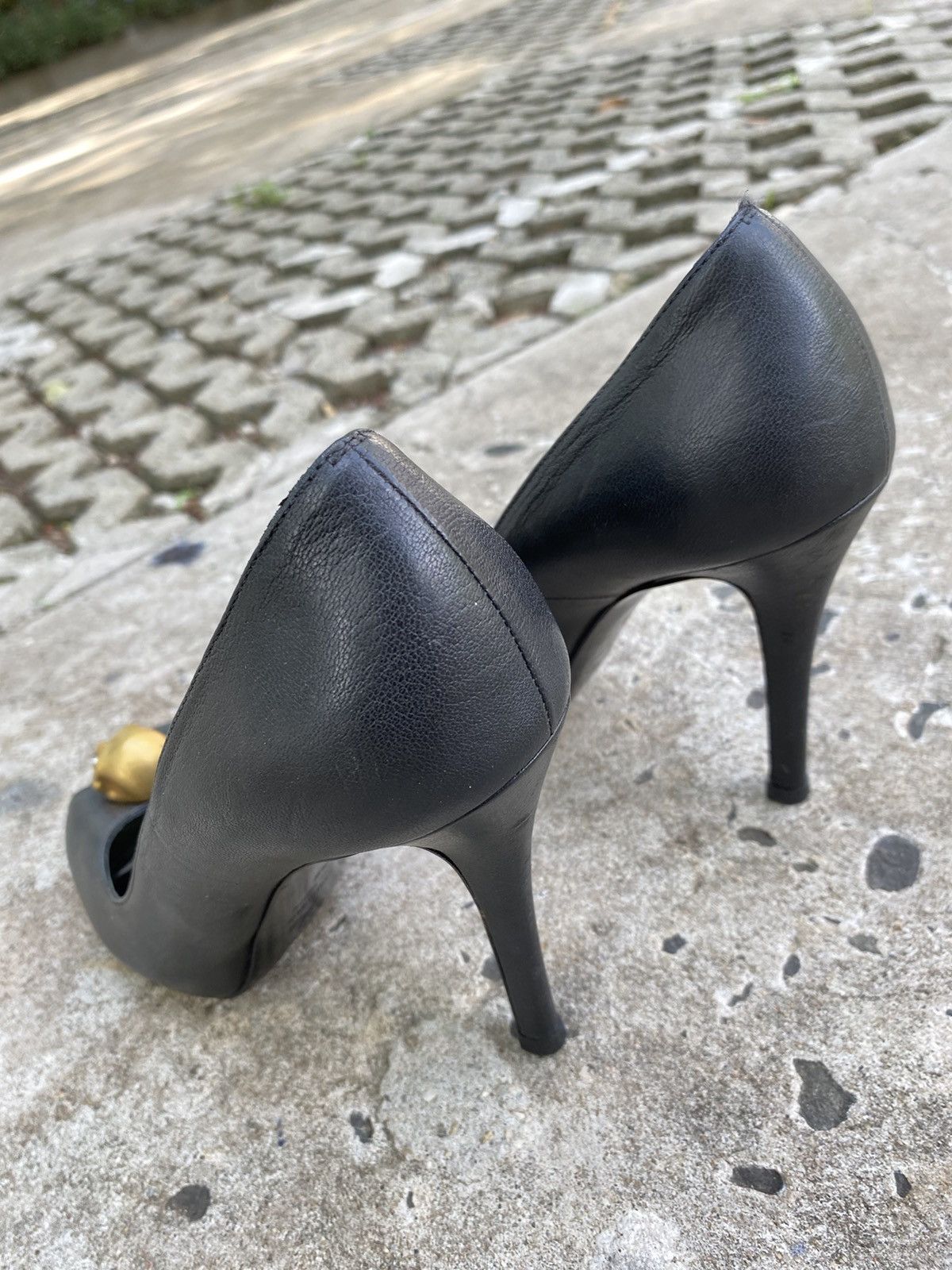Alexander McQueen Alexander McQueen Leather Embellished Skull Peep Toe Pumps Size US 6 / IT 36 - 6 Thumbnail