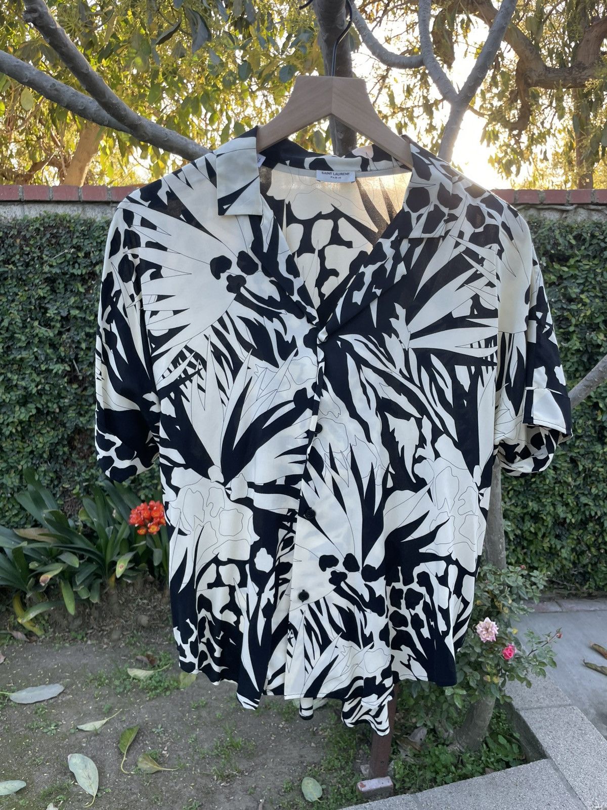 Saint Laurent Paris Saint Laurent Jungle Print Short Sleeve Shirt Size US M / EU 48-50 / 2 - 1 Thumbnail