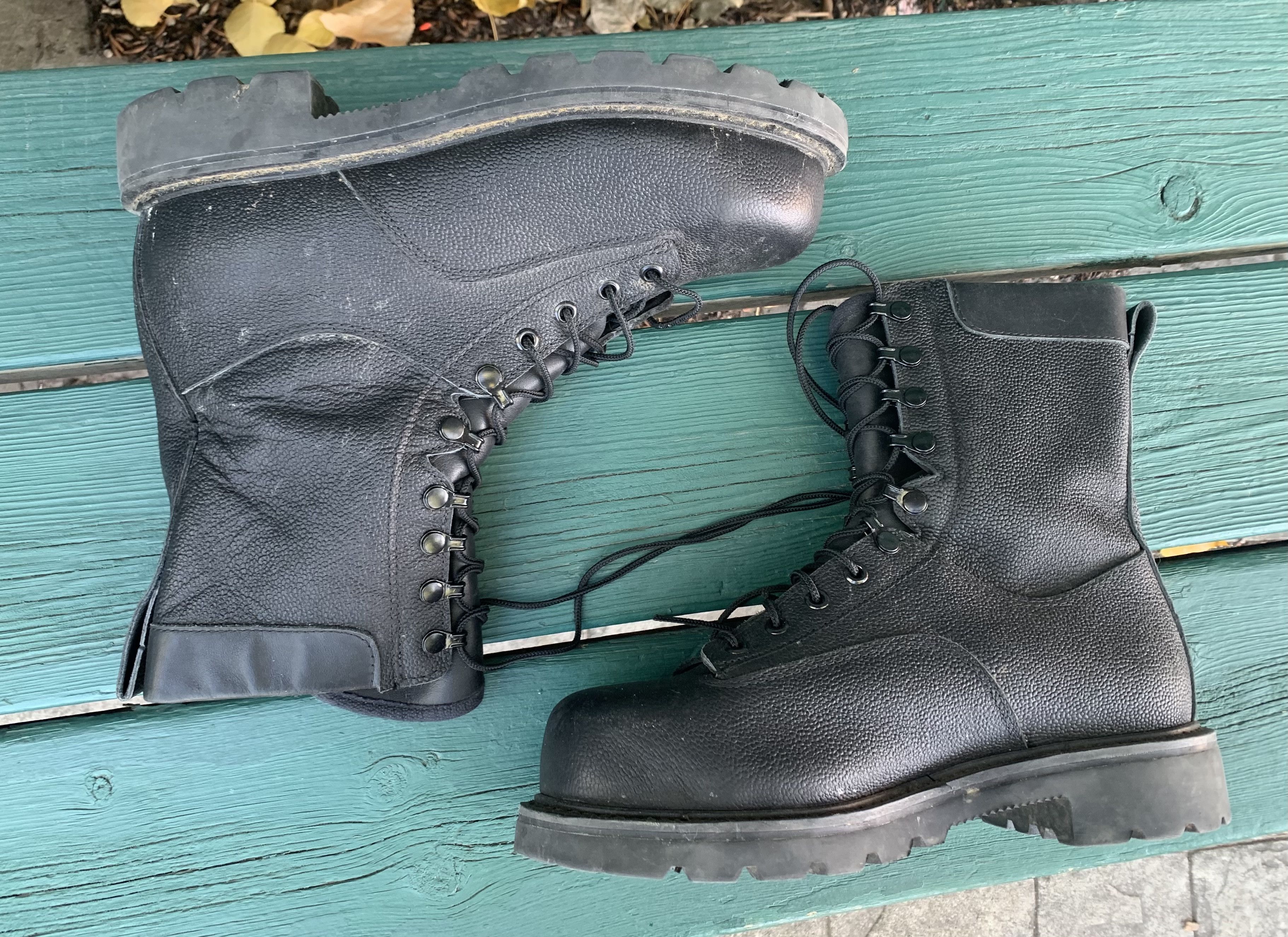 Other CF Temperate Safety Boots 265/100 Mens 9.5 R CSA Grade 1 Size US 9.5 / EU 42-43 - 1 Thumbnail