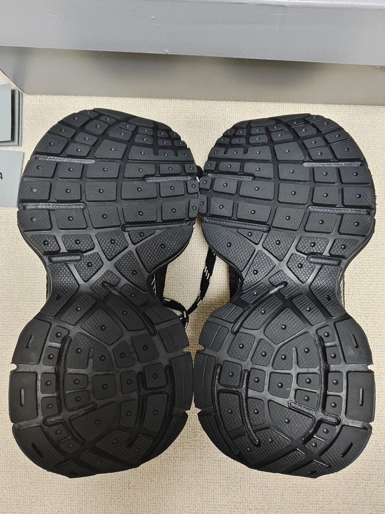 Balenciaga Balenciaga Low-top lace-up shoes made of old black shoes 25 Size US 5.5 / EU 38 - 7 Thumbnail