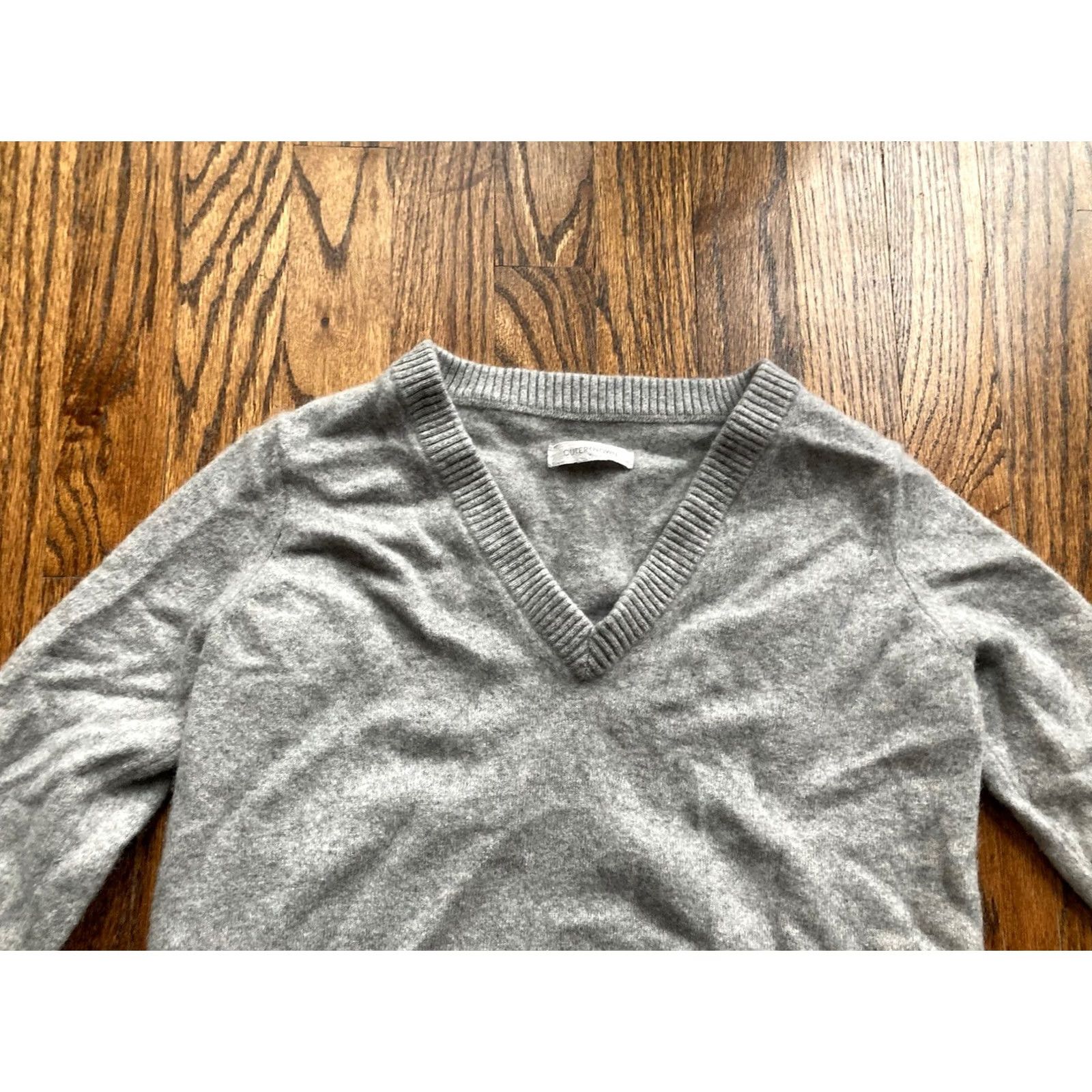 Outerknown VINTAGE OuterKnown Sweater Womens XS Gray V Neck Pullover Cashmere Knit Long Sleeve Casual Workwear - Womens XS Gray Cashmere Knit Pullover V-Neck Size XS / US 0-2 / IT 36-38 - 4 Thumbnail