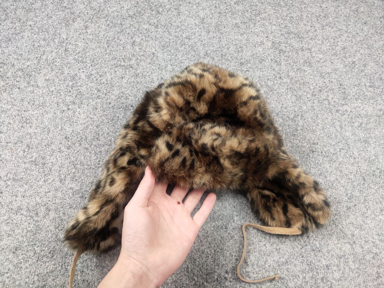 If Six Was Nine Vintage Leopard Fuzzy Y2K hysteric Style Fur Ushanka Hat LGB Size ONE SIZE - 7 Thumbnail
