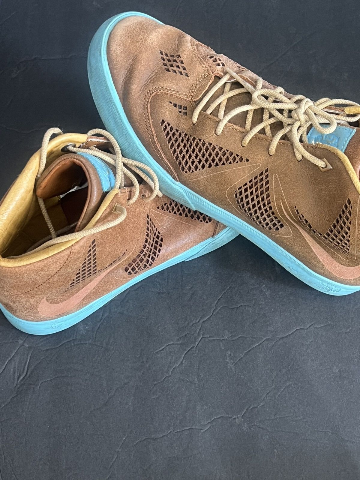 Nike Nike Size US 7.5 / EU 40-41 - 2 Thumbnail