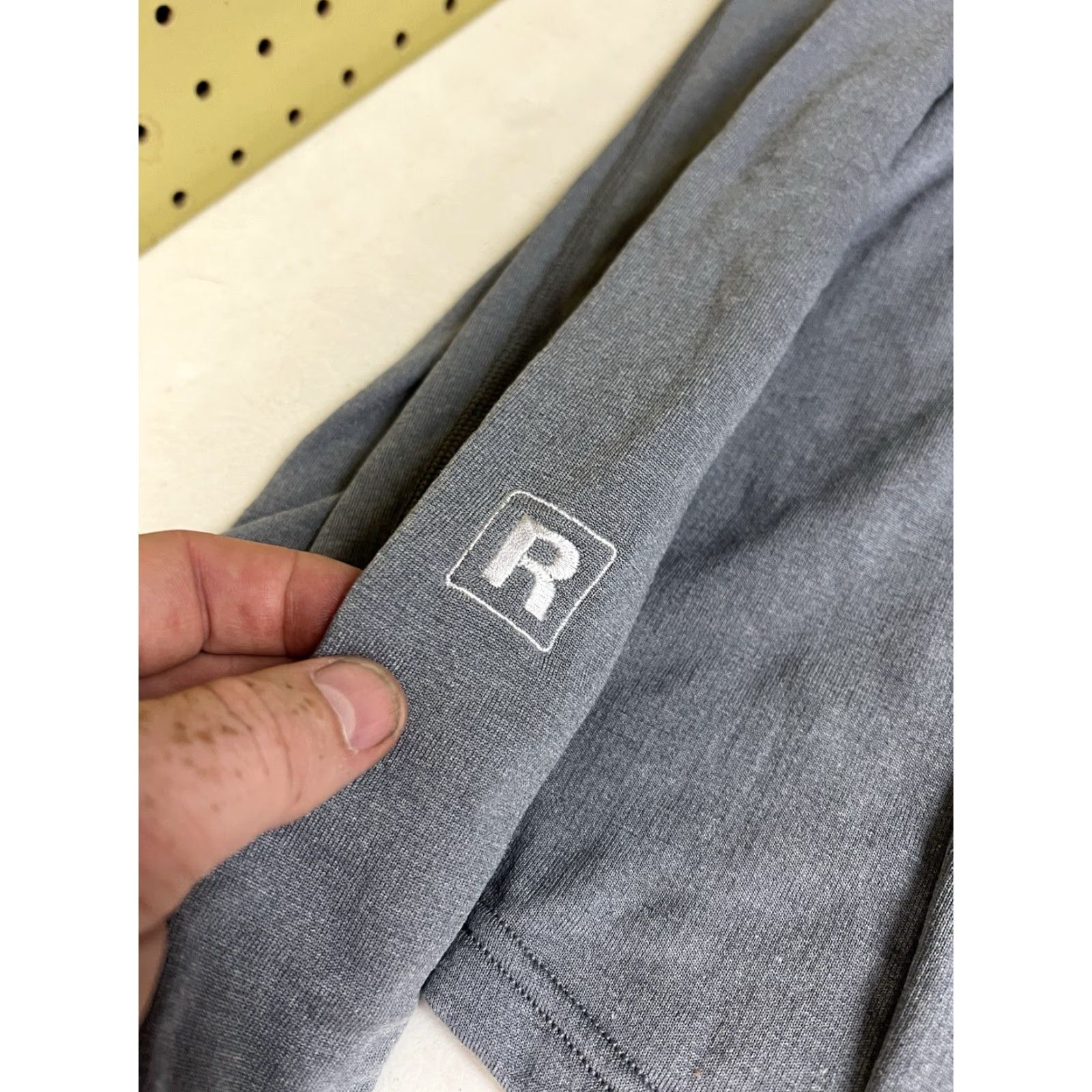 Patagonia VINTAGE Patagonia Men’s L Gray Polyester Blend Base Layer Quarter Zip USA Made Sweater Pullover 1/4 Zip Logo Mock Neck Long Sleeve Fleece Size US L / EU 52-54 / 3 - 6 Thumbnail