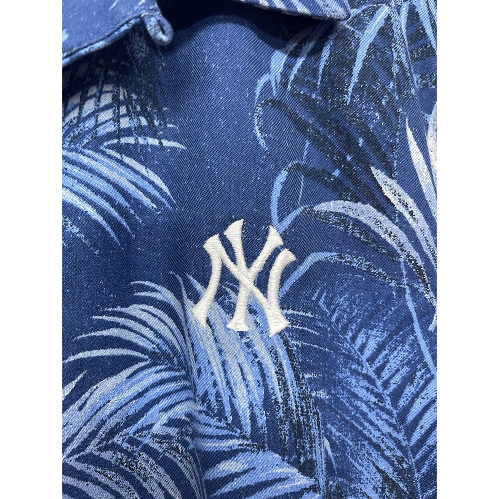 Tommy Bahama Tommy Bahama New York Yankees Hawaiian Button Up Shirt Men M Size US M / EU 48-50 / 2 - 4 Thumbnail
