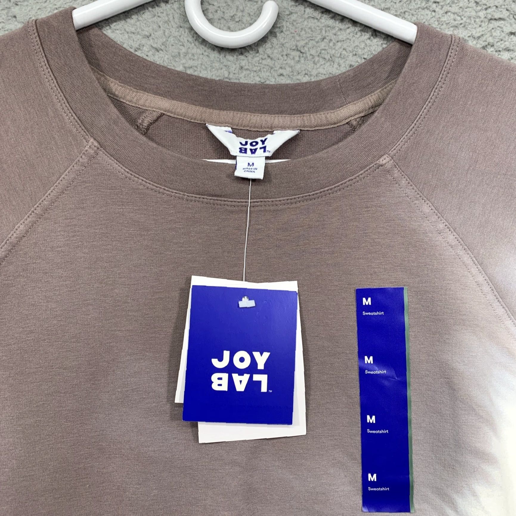 Vintage Joy Lab Women’s Mocha & Cream Cropped Sweatshirt M Adult Casual Activewear Long Sleeve Raglan Crew Neck Logo 90s Modern Trendless NWT Size M / US 6-8 / IT 42-44 - 7 Thumbnail