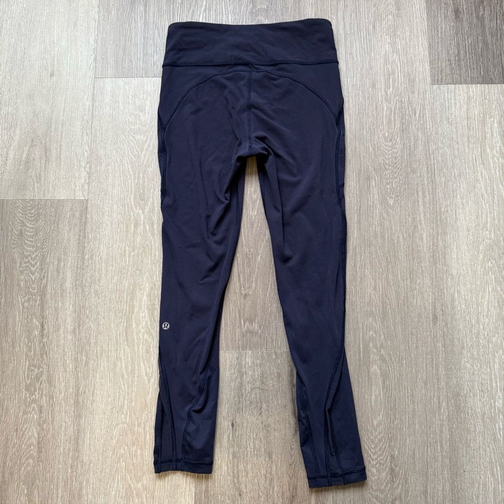 Lululemon Lululemon Athletica Invigorate 7/8 Navy Leggings Size 28" / US 6 / IT 42 - 2 Thumbnail