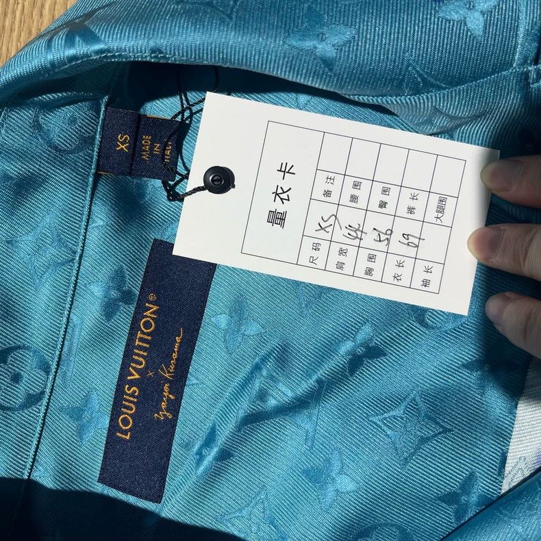 Louis Vuitton Louis Vuitton Blue Yayoi Kusama Short Sleeve Shirt with Em Size US XS / EU 42 / 0 - 3 Thumbnail