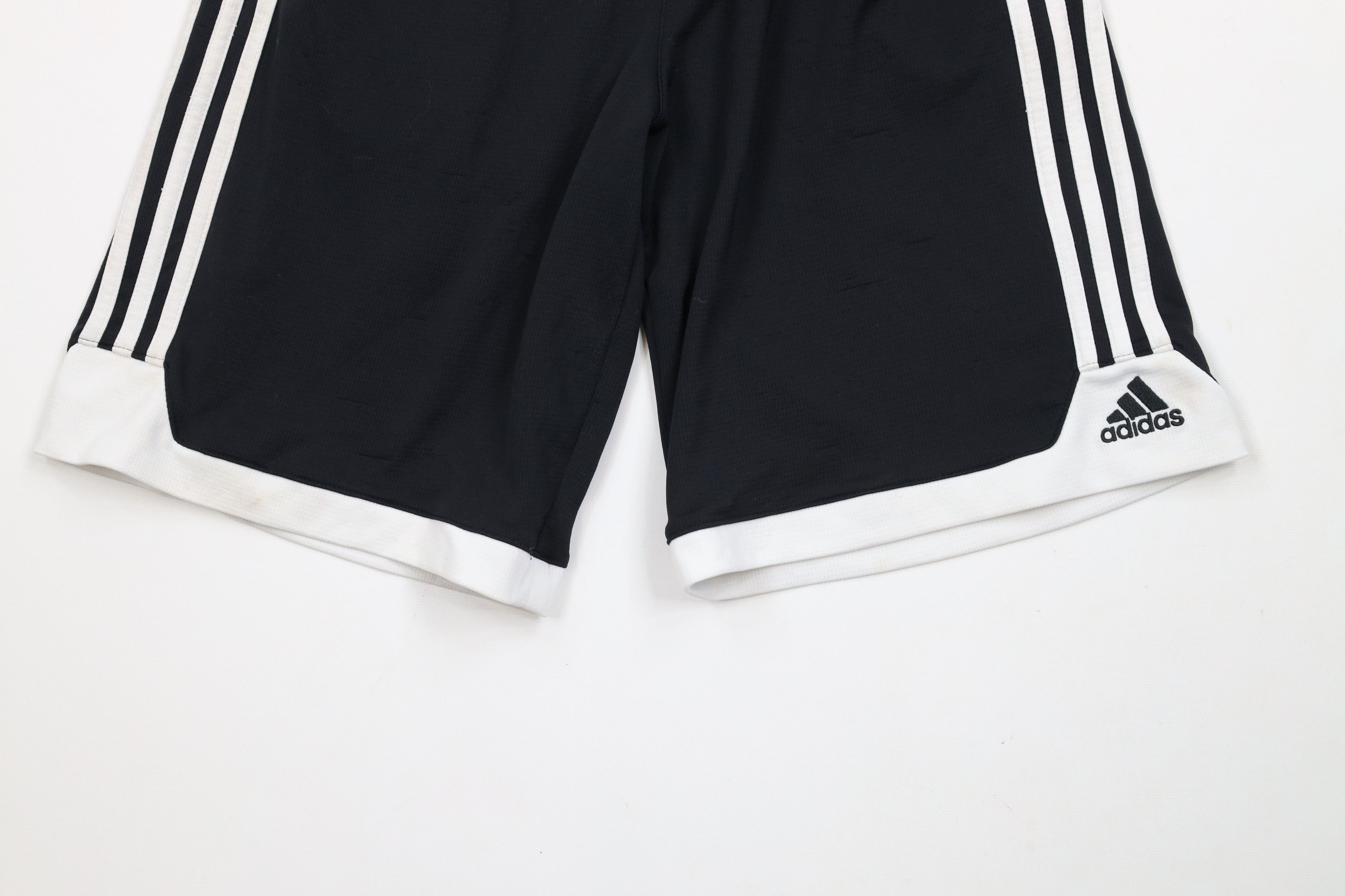 Adidas × Vintage Vintage Adidas Spell Out Running Soccer Shorts Black Size US 30 / EU 46 - 4 Thumbnail