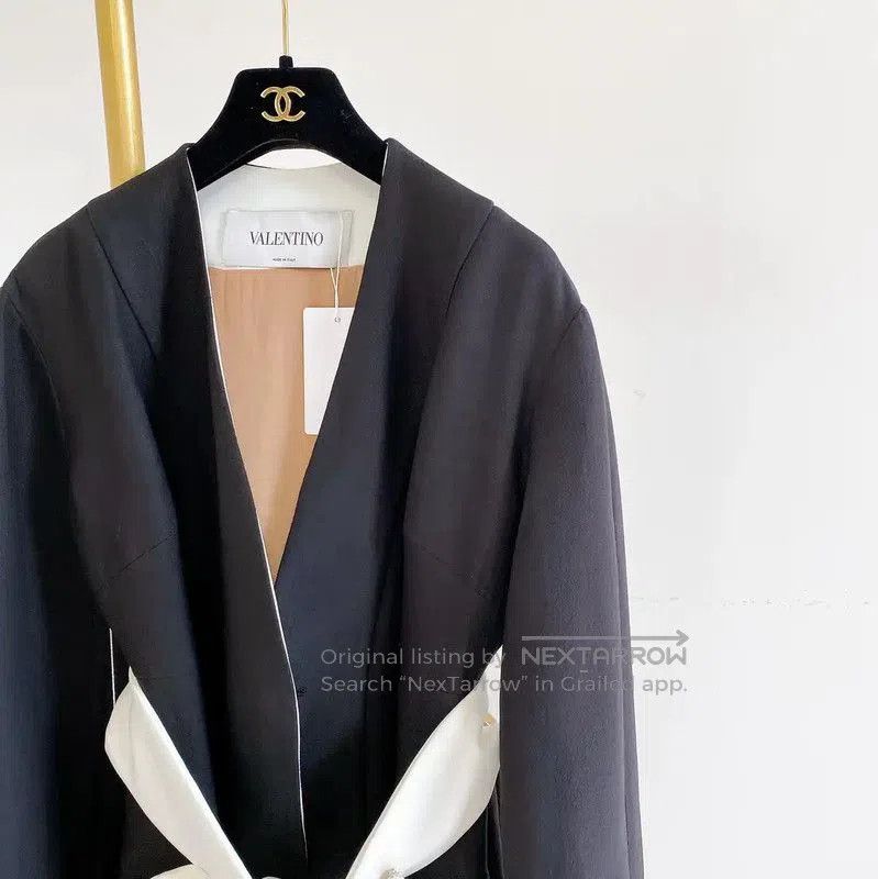 Valentino Valentino Black Wool Coat with Bow Detail . Size L / US 10 / IT 46 - 3 Thumbnail