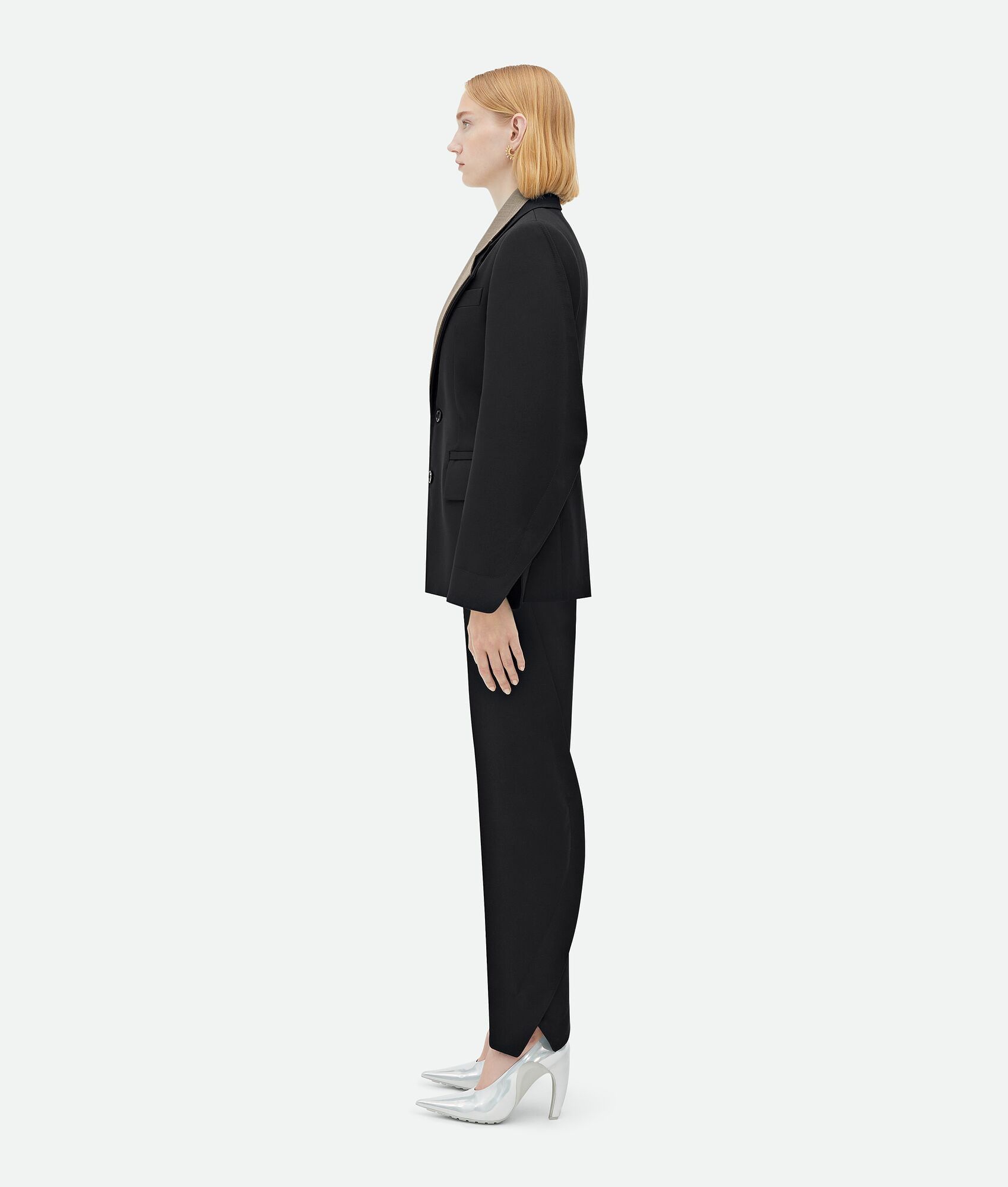Bottega Veneta o1n1vont1225 Curved Sleeves Wool Jacket in Black Size XS / US 0-2 / IT 36-38 - 2 Thumbnail