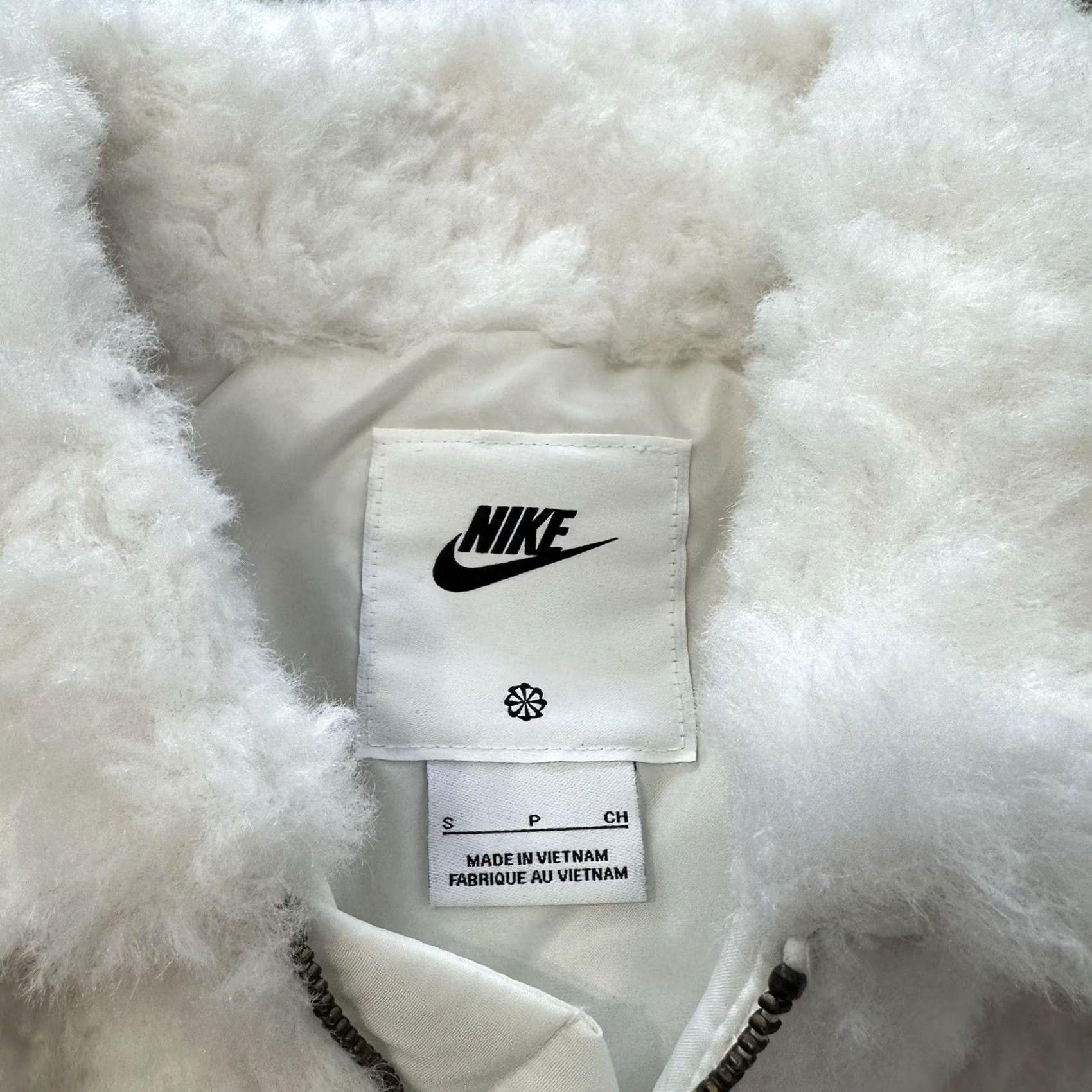 Nike Nike Sportswear Essential Jacket Womens S White Fur Bomber Size S / US 4 / IT 40 - 3 Thumbnail