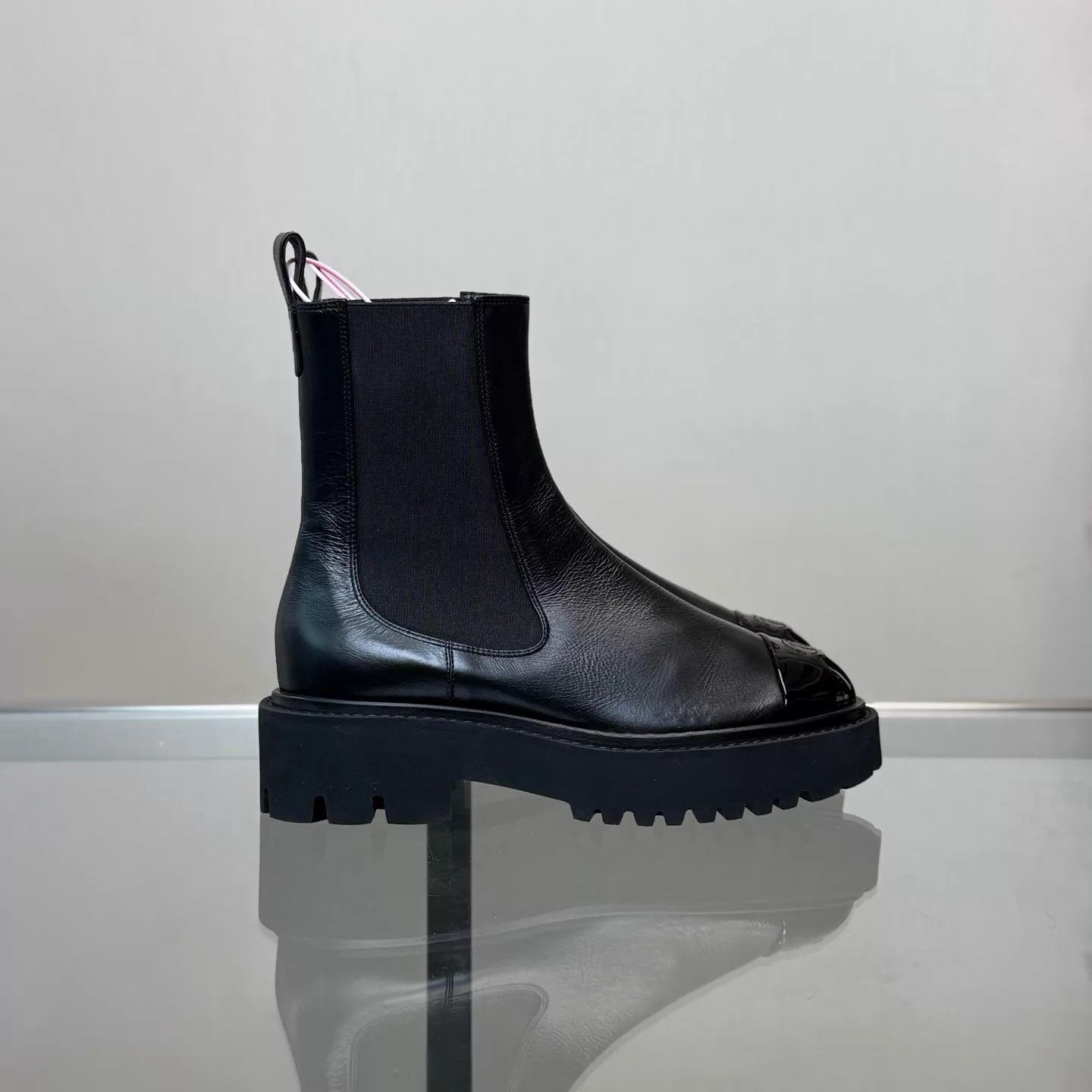 Chanel CHANEL Black Double C Round Toe Chelsea Boots 37 New Unworn Size US 6.5 / IT 36.5 - 4 Thumbnail