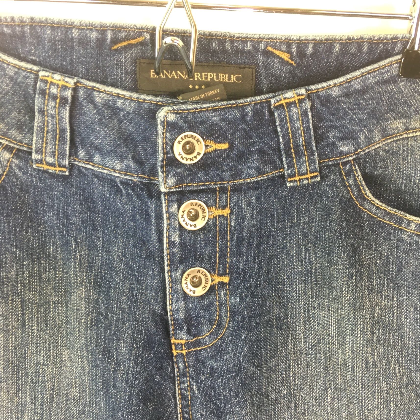 Banana Republic Banana Republic Women's Blue Denim Skimmer Capri Shorts Size 4, Regular Fit, Button Fly Size 27" / US 4 / IT 40 - 3 Thumbnail