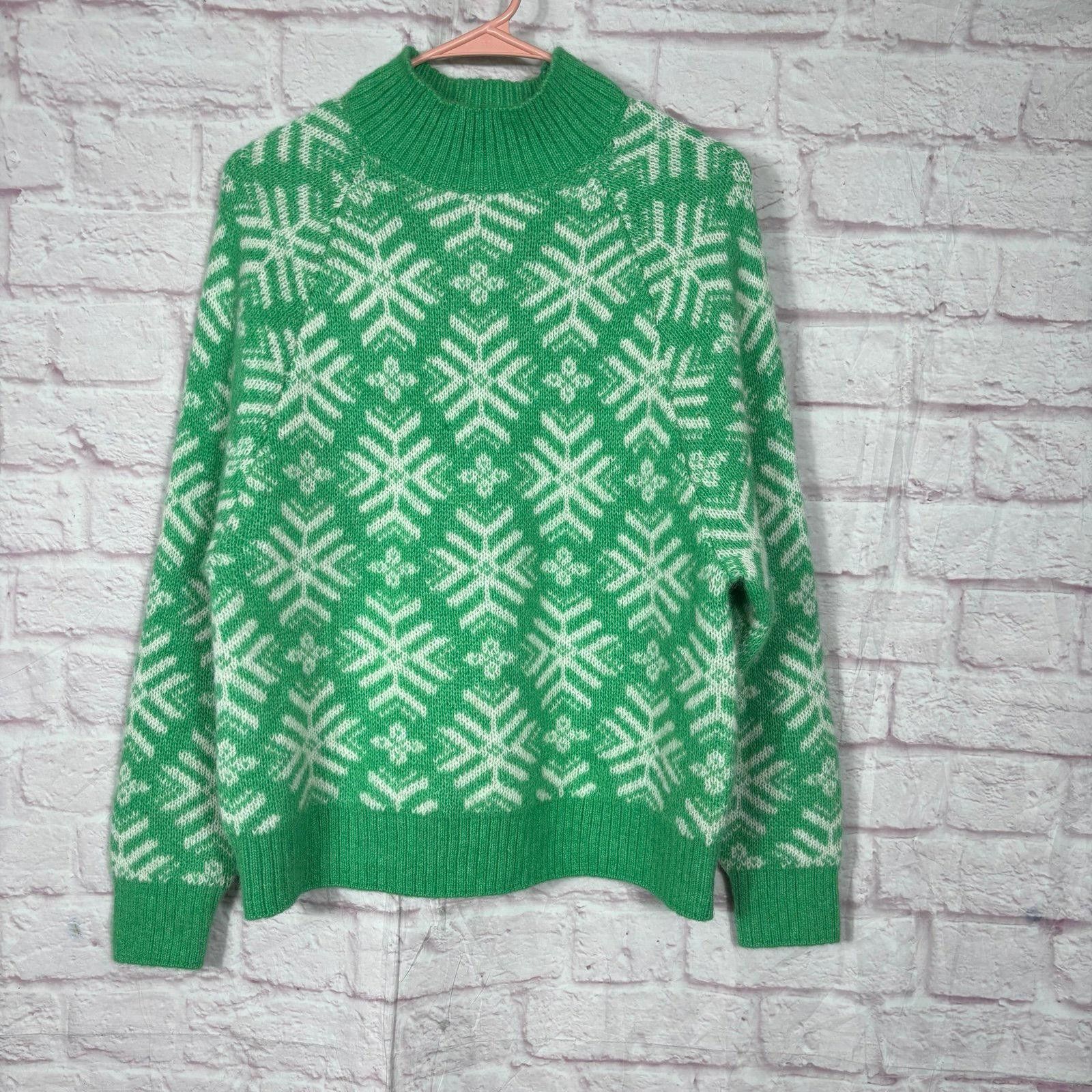 Old Navy Old Navy Medium Green Snowflake Pattern Sweater Size M / US 6-8 / IT 42-44 - 1 Thumbnail
