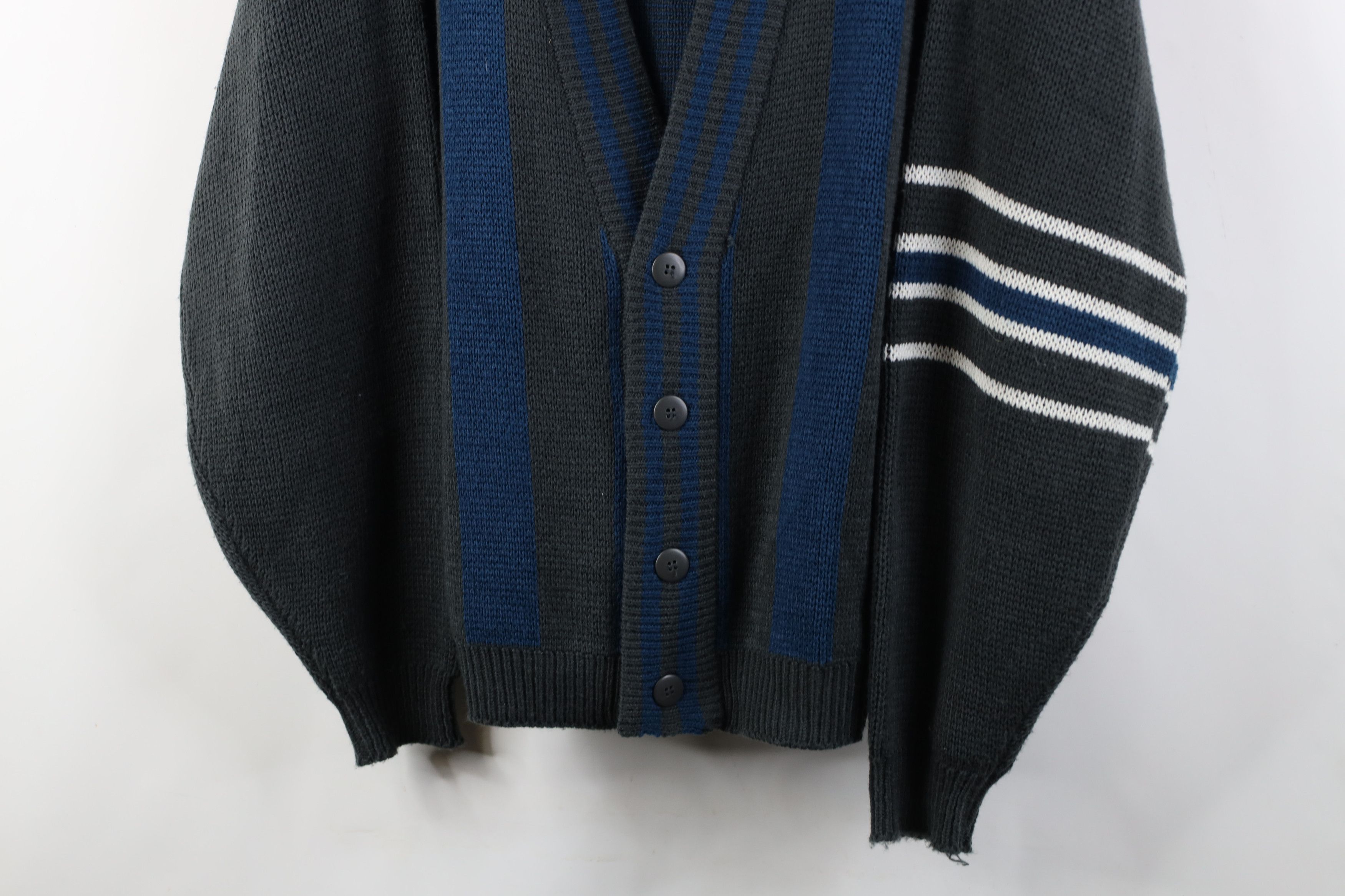Vintage Vintage 90s Streetwear Skateboard Knit Cardigan Sweater Size US M / EU 48-50 / 2 - 3 Thumbnail
