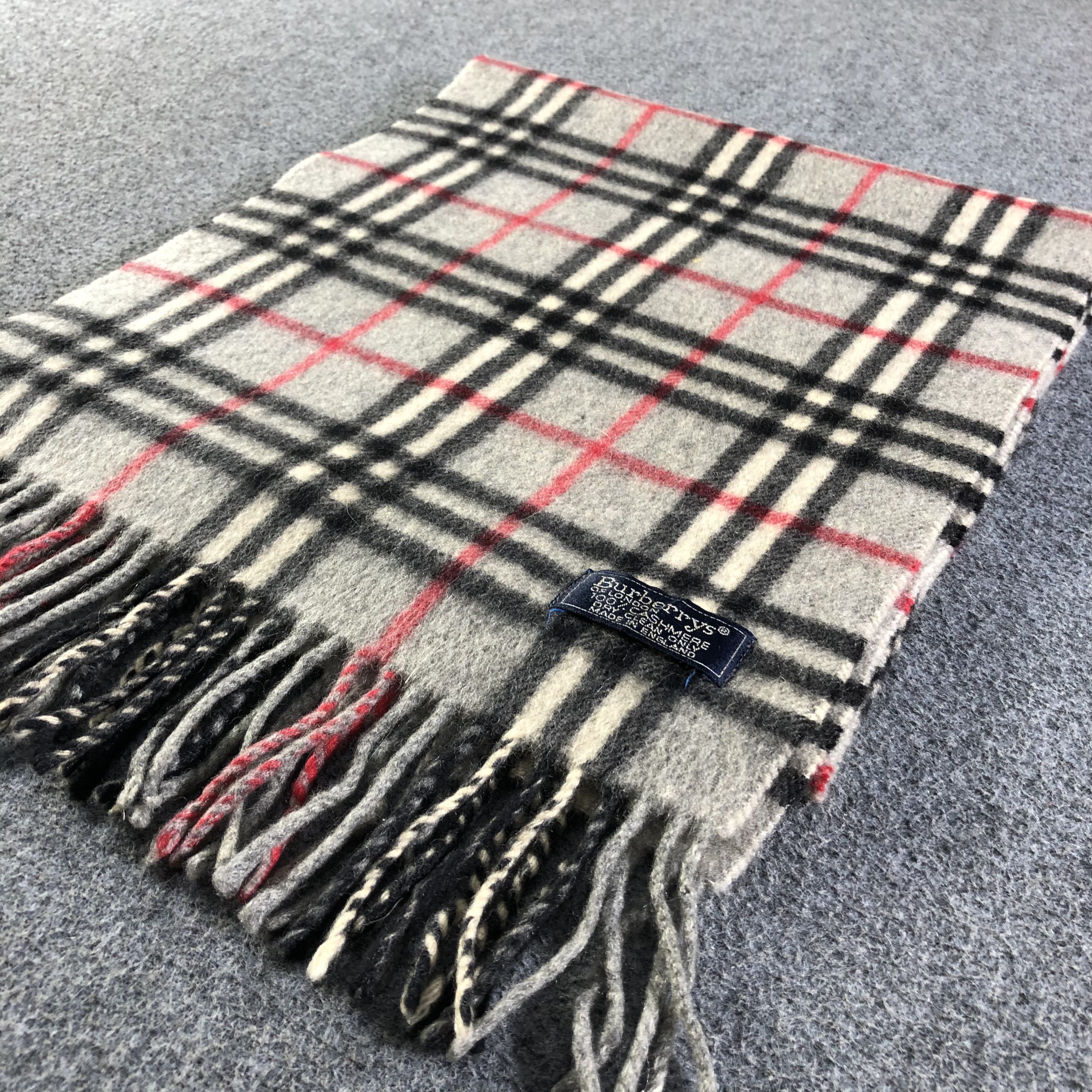 Burberry Burberrys Scarf / Muffler / Neckwear Size ONE SIZE - 4 Thumbnail